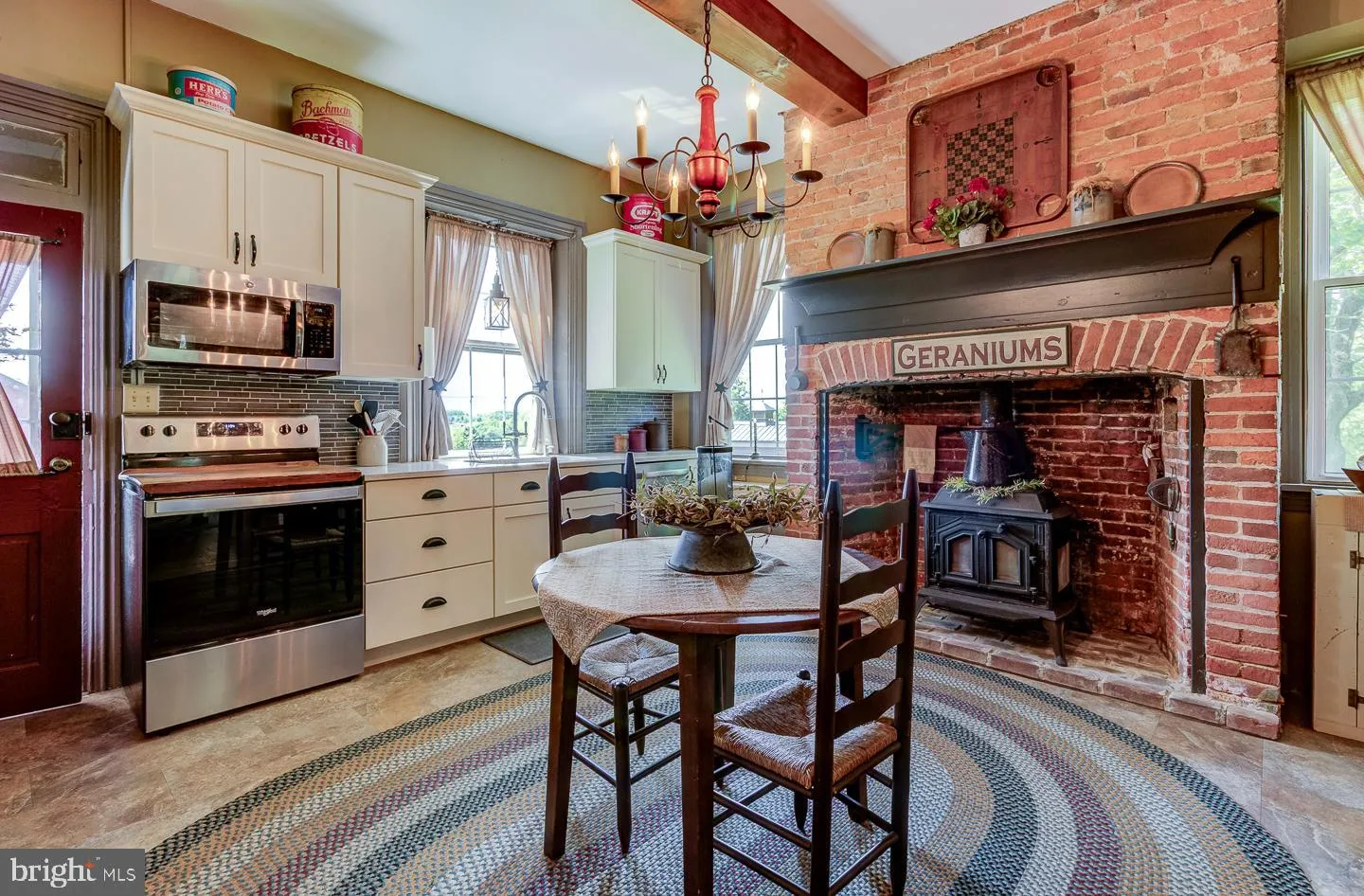 Lincoln University, Pennsylvania 19352, United States, 5 Bedrooms Bedrooms, ,2 BathroomsBathrooms,Residential,Pending,129341