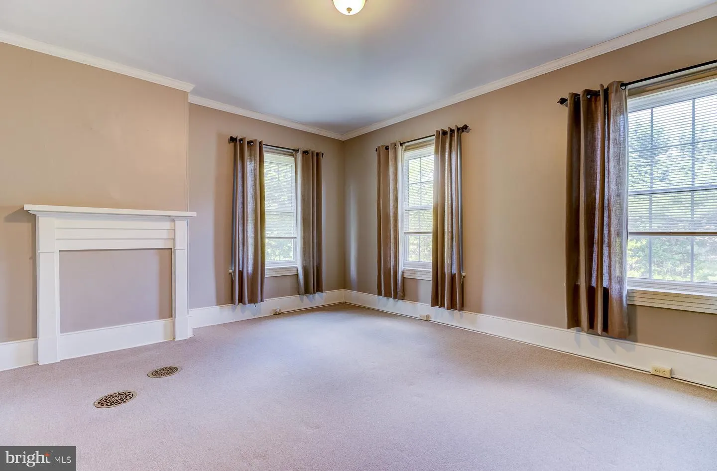Lincoln University, Pennsylvania 19352, United States, 5 Bedrooms Bedrooms, ,2 BathroomsBathrooms,Residential,Pending,129341