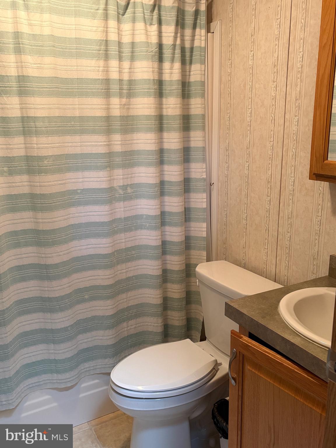 LAUREL COMMONS - Residential