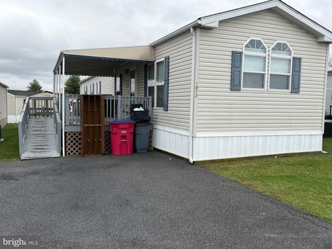 1012 BARBERRY AVENUE READING PA 19605