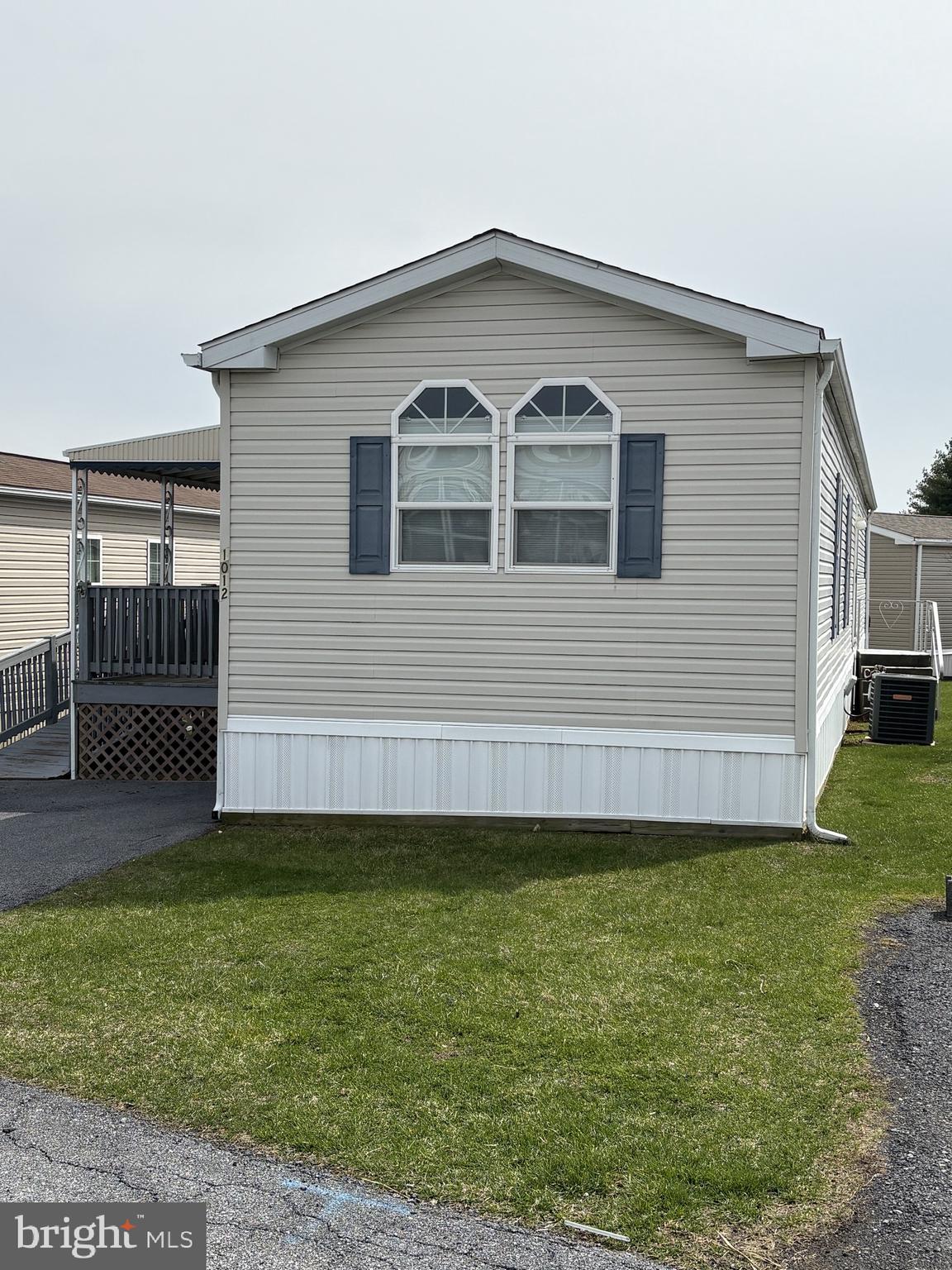 LAUREL COMMONS - Residential