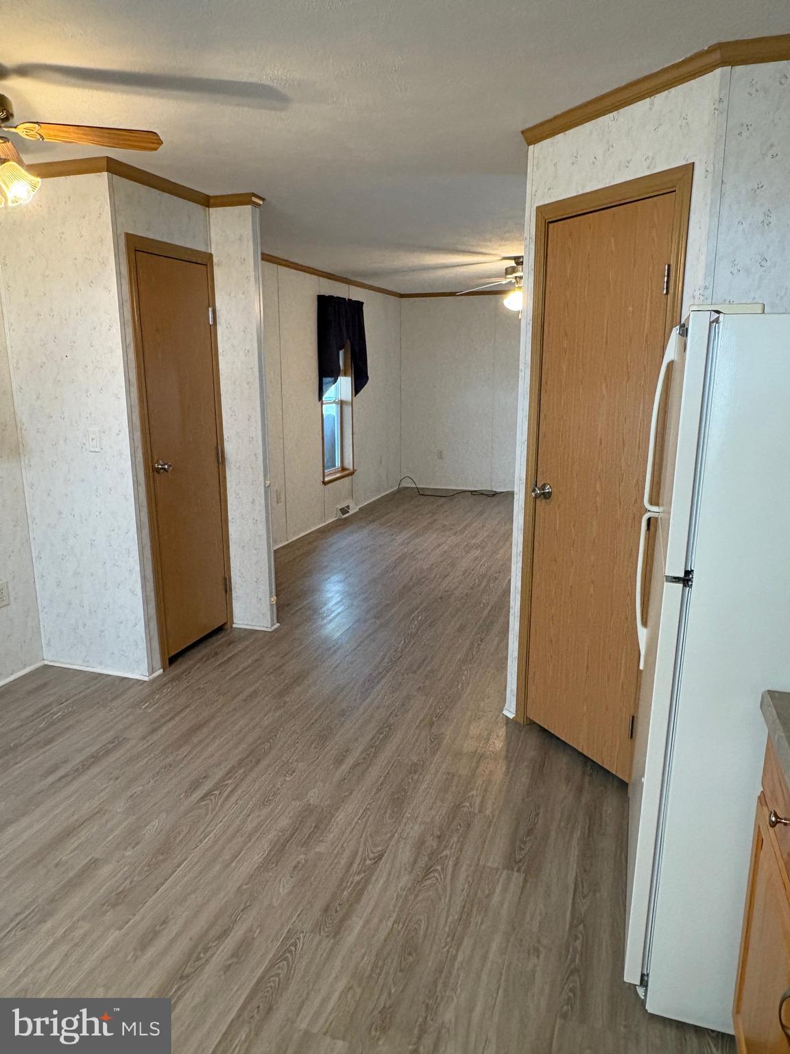 LAUREL COMMONS - Residential