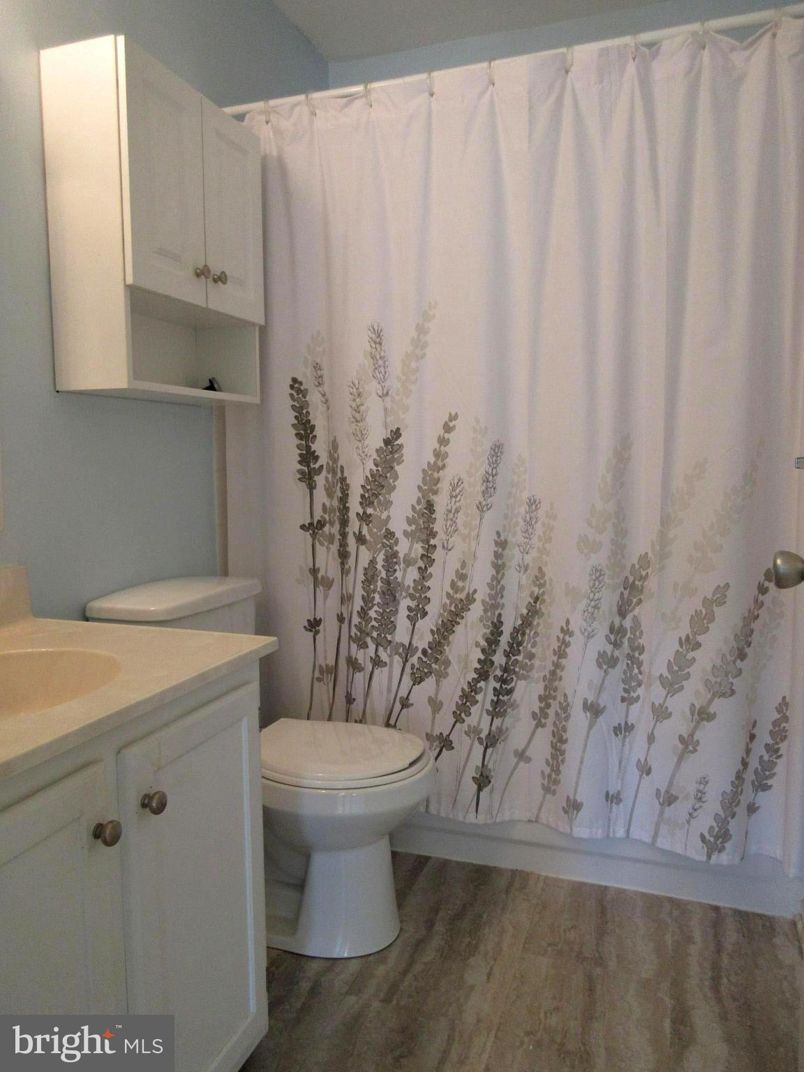 RIVERCHASE - Residential