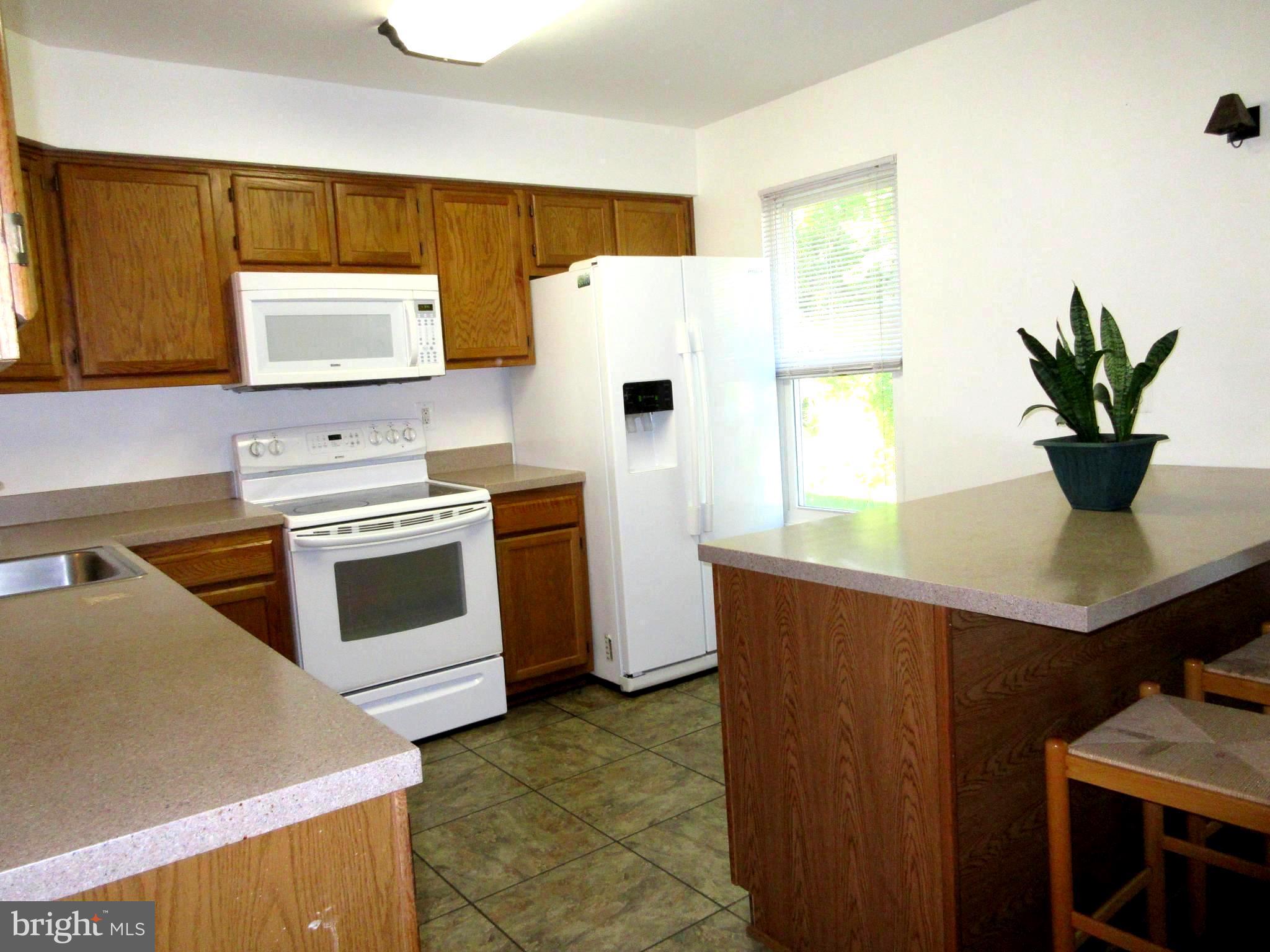 RIVERCHASE - Residential