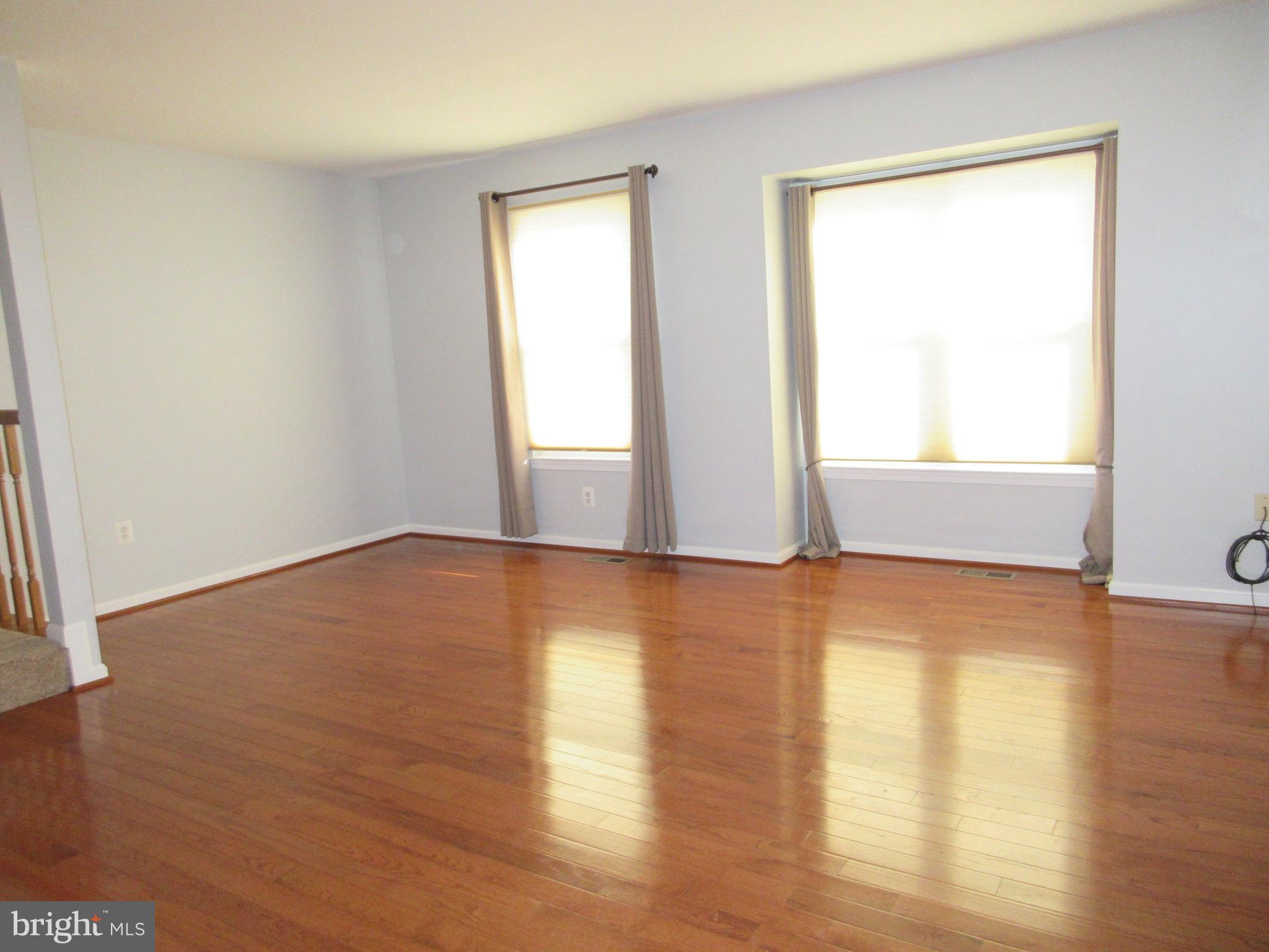 RIVERCHASE - Residential