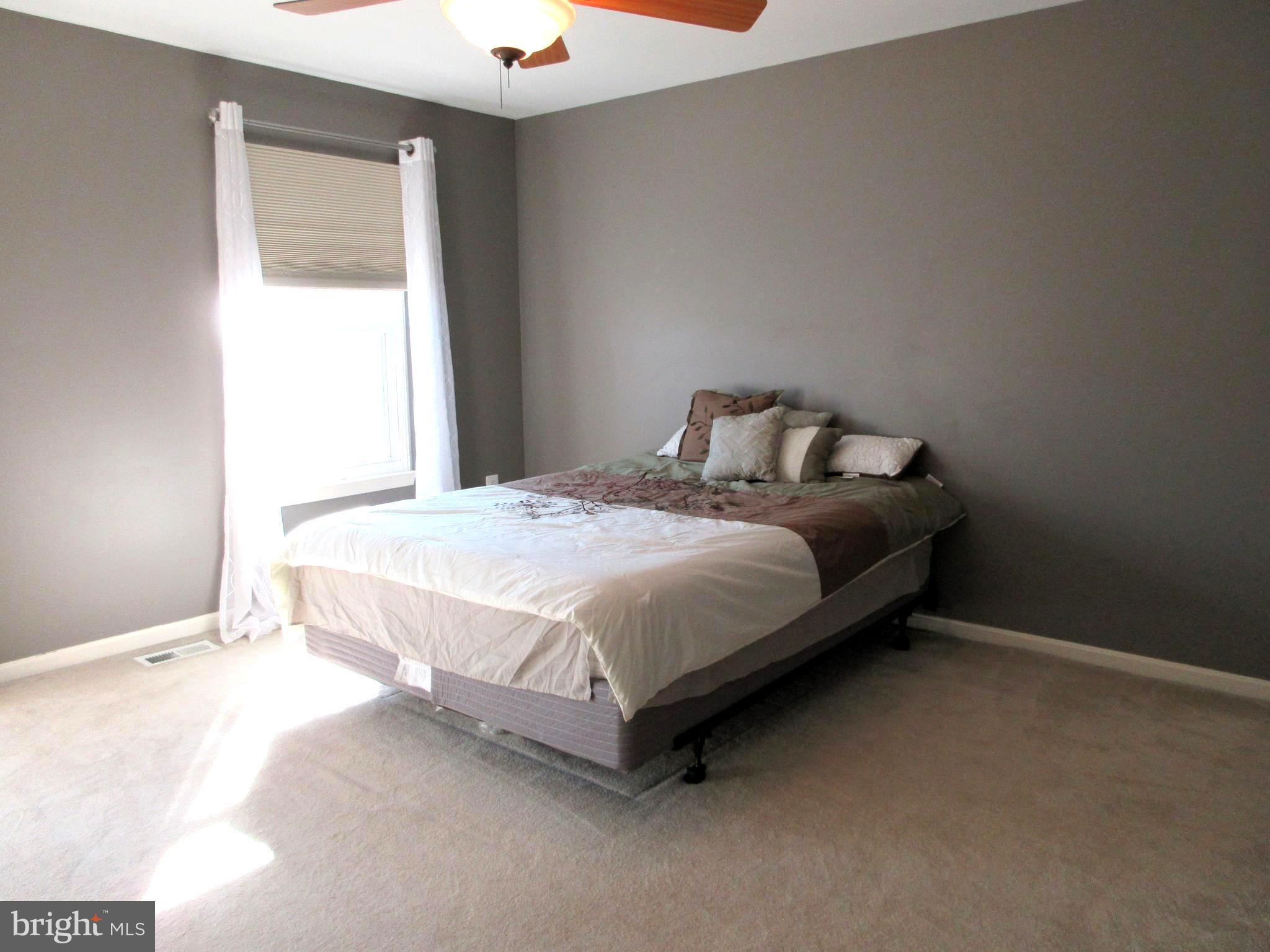 RIVERCHASE - Residential