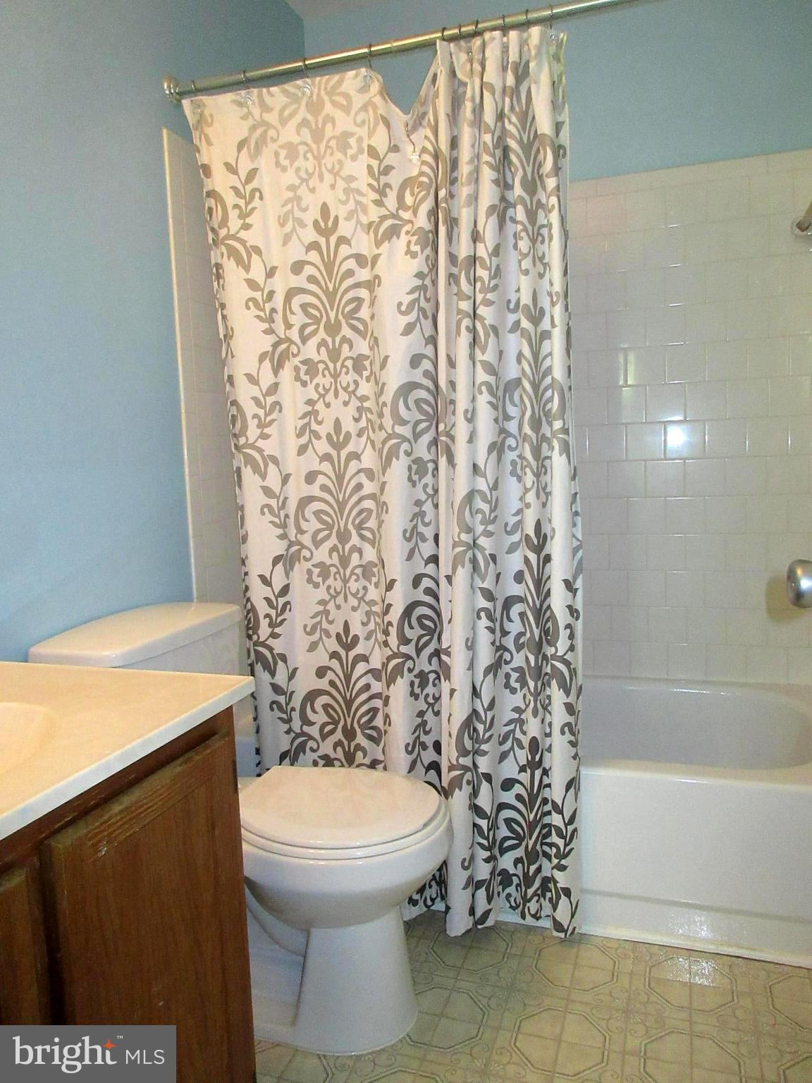 RIVERCHASE - Residential