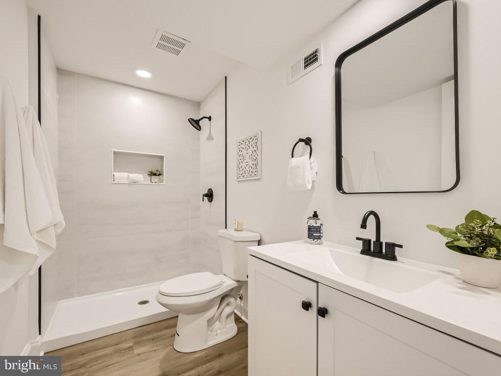 OAKLAND MILLS - Residential