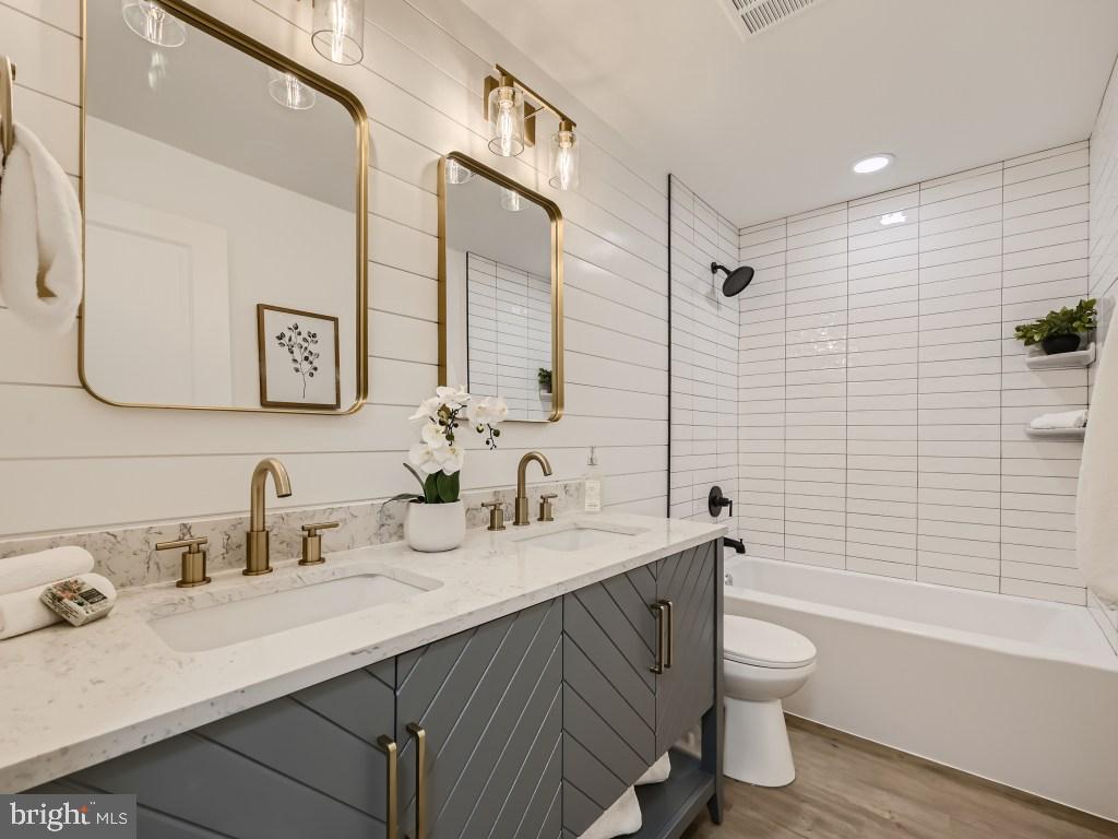 OAKLAND MILLS - Residential