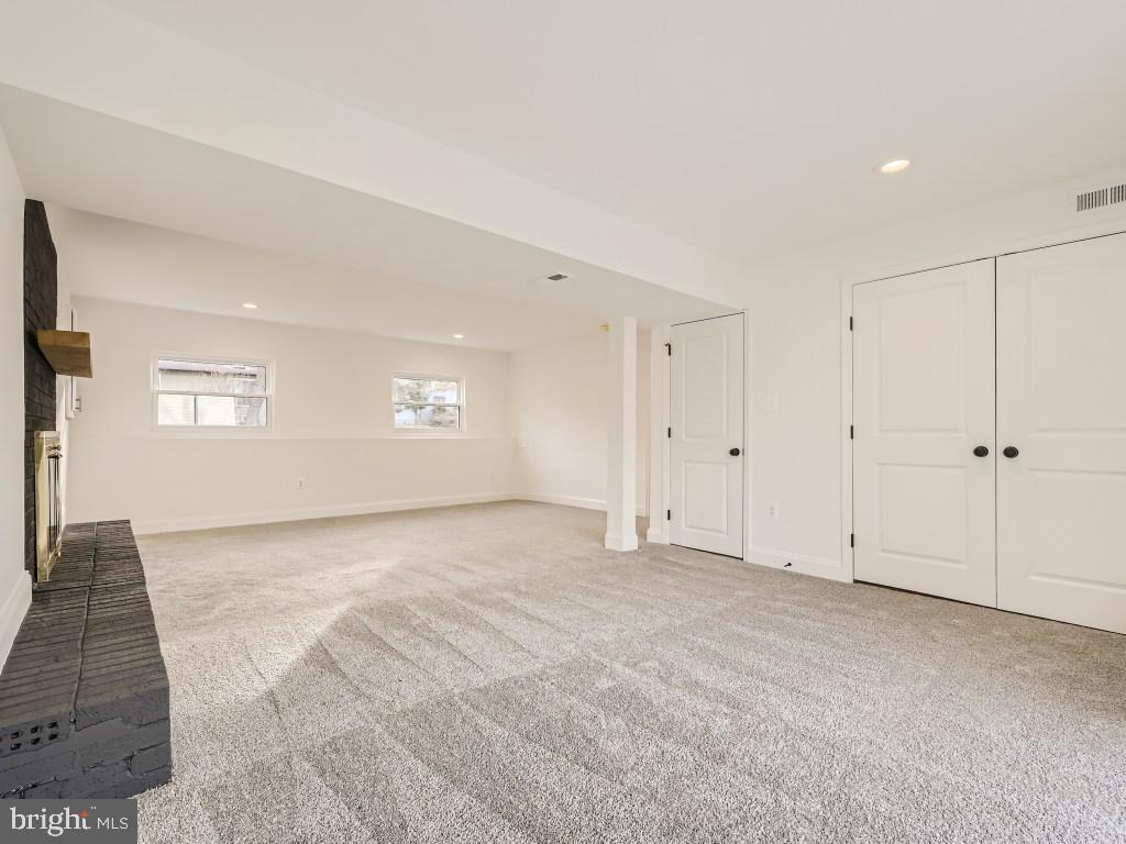 OAKLAND MILLS - Residential