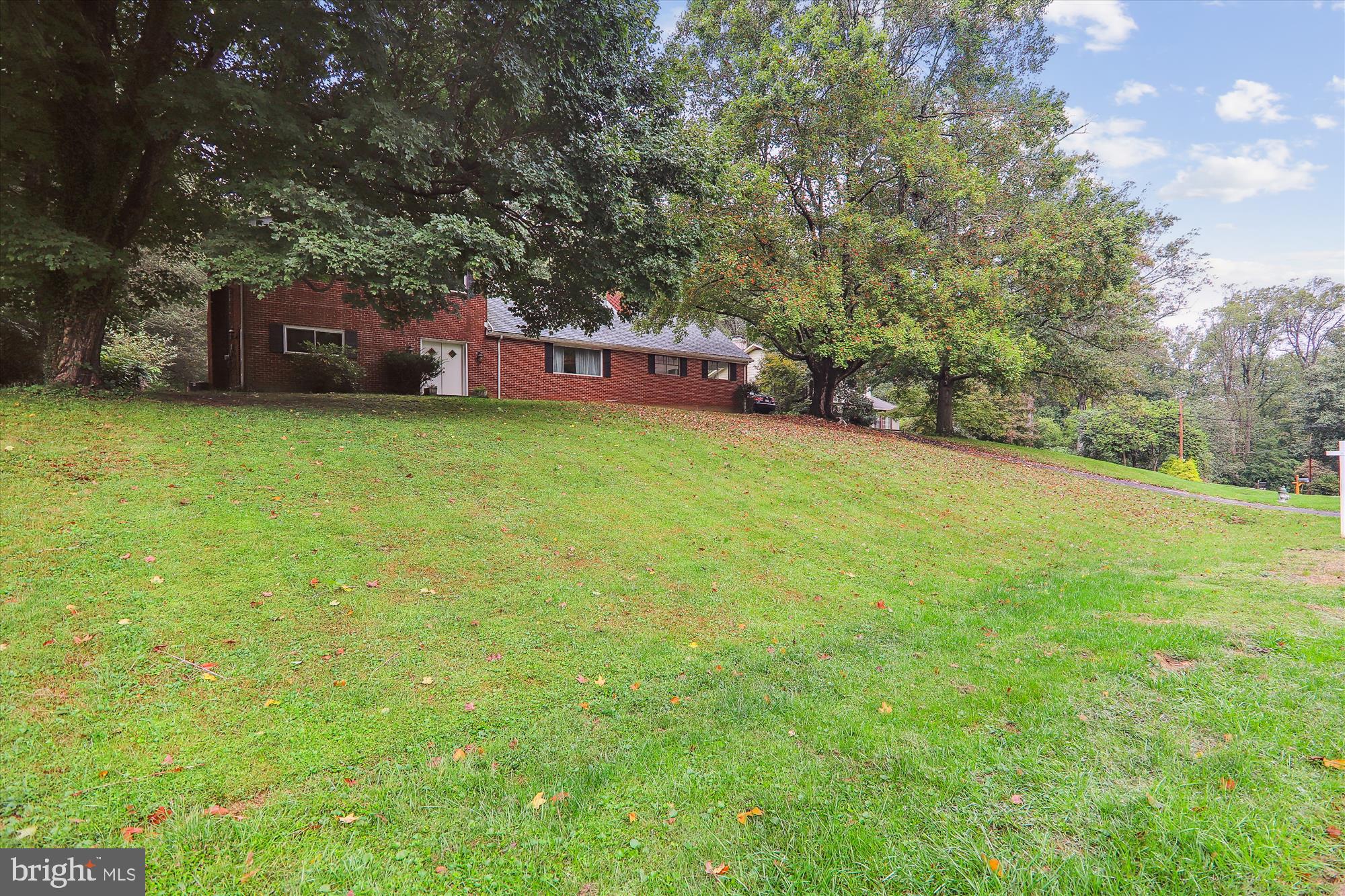 ASHTON - Residential