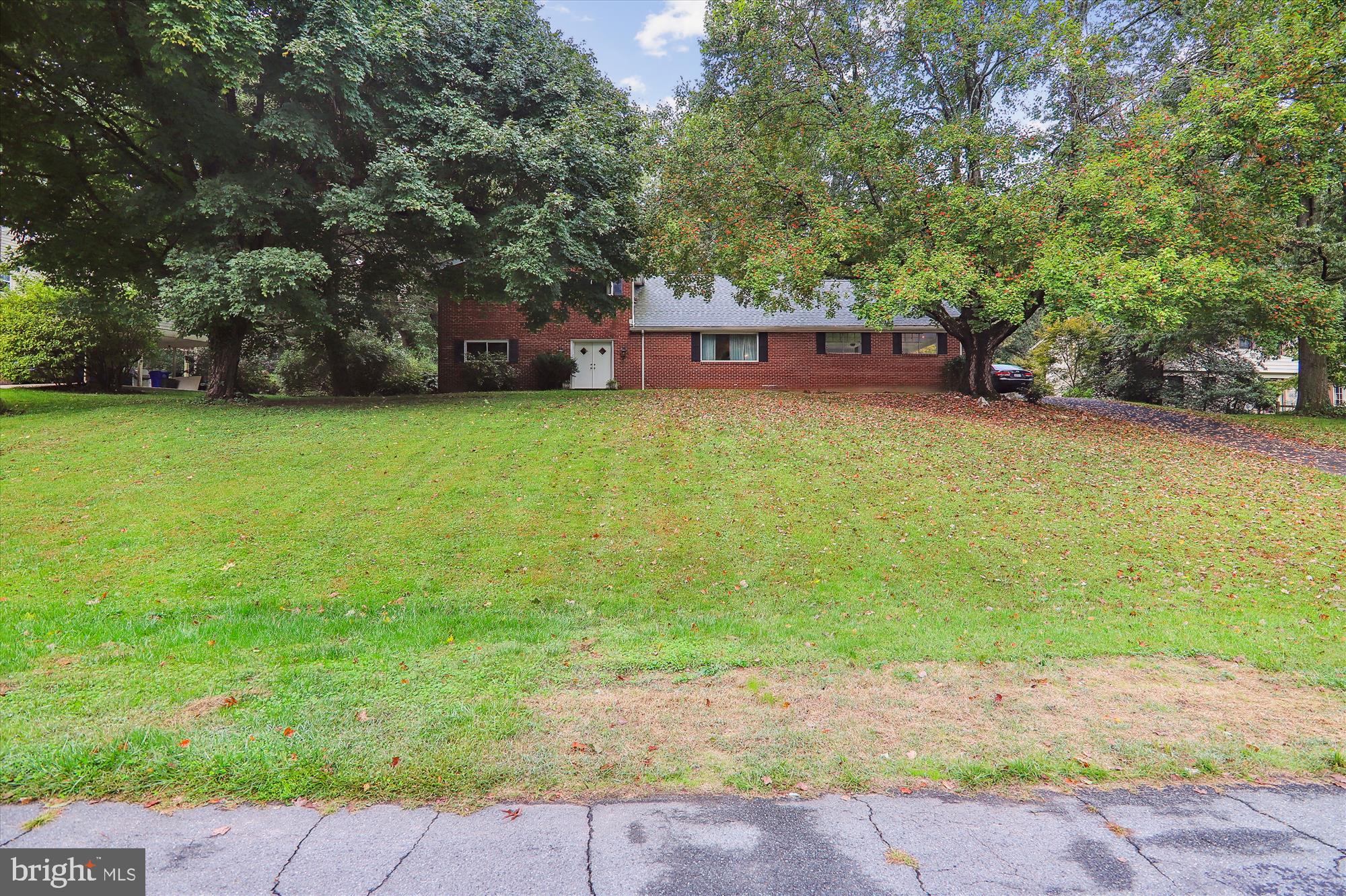 ASHTON - Residential