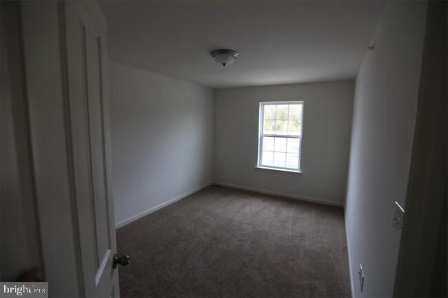 LAUREL VALLEY ESTATES - Residential Lease