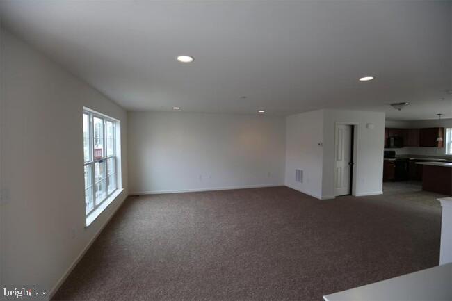 LAUREL VALLEY ESTATES - Residential Lease