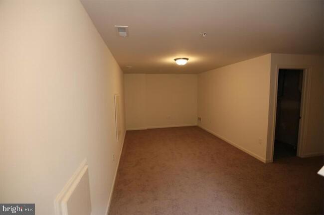 LAUREL VALLEY ESTATES - Residential Lease