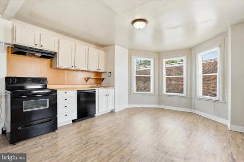 Townhouse For Sale - 742 N 37th Street<br/> PHILADELPHIA, PA 19104