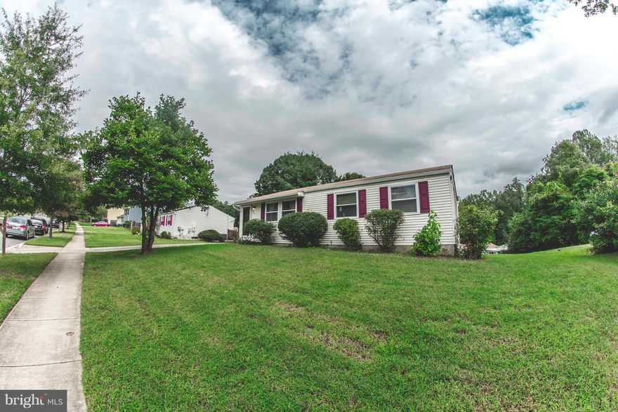 Great opportunity to own this well kept 2 level rambler in Clinton. Property sits on a quarter acre. The interior includes hardwood floors, galley kitchen, and wet bar in basement for entertaining. Right out side the dining you'll find the spacious deck.Don't think twice, come visit this beautiful home, it will not last long !