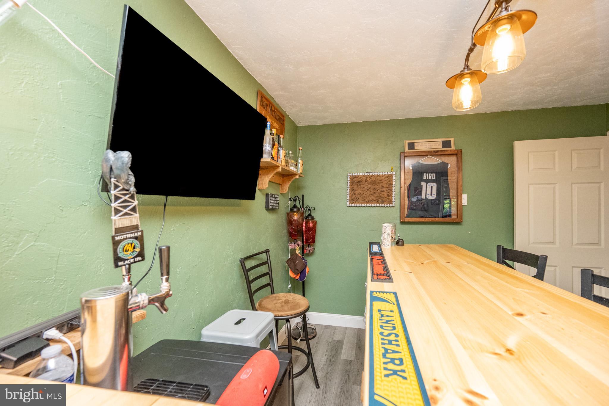 MOUNTAIN LAKE PARK - Residential