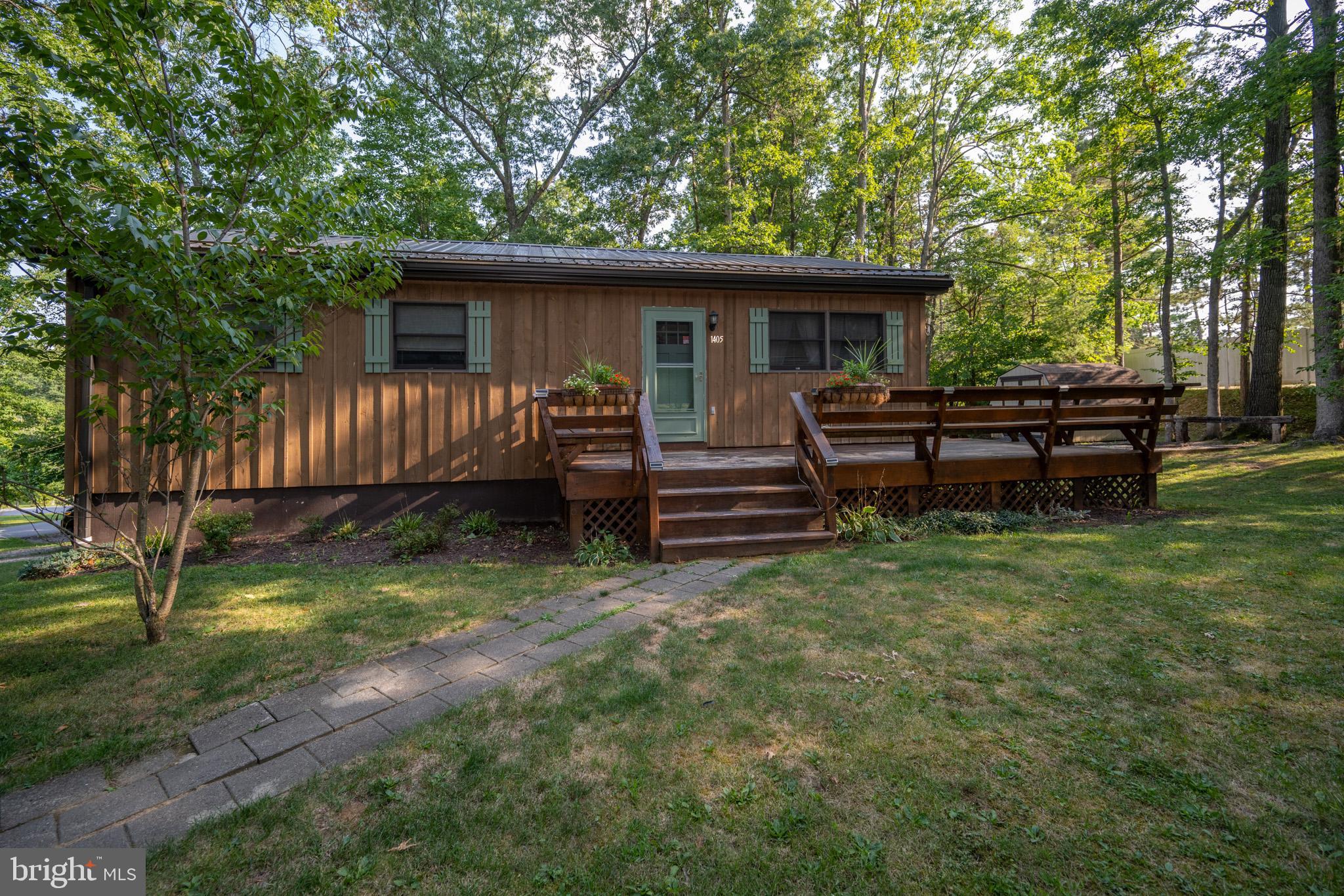 MOUNTAIN LAKE PARK - Residential