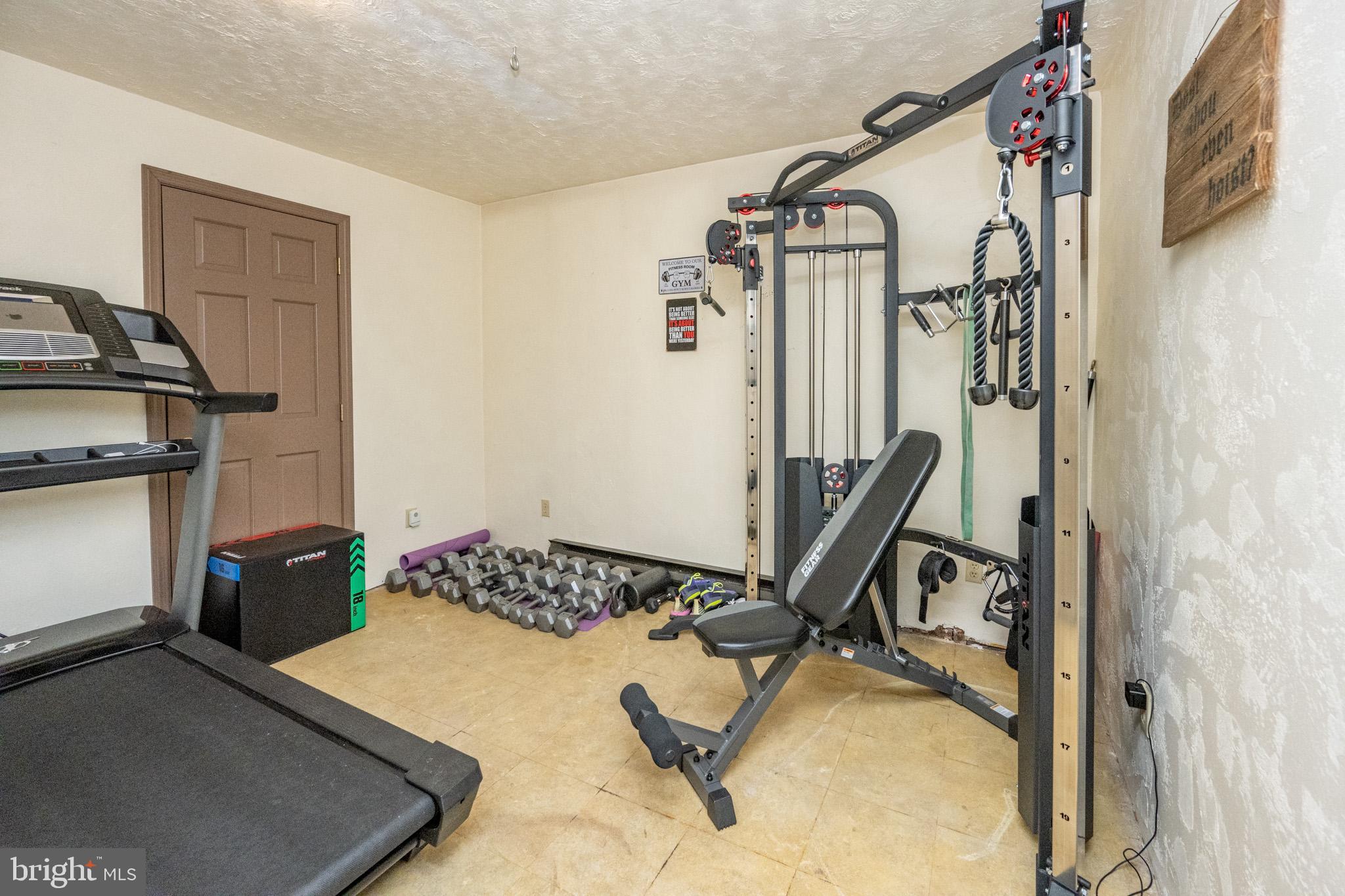 MOUNTAIN LAKE PARK - Residential