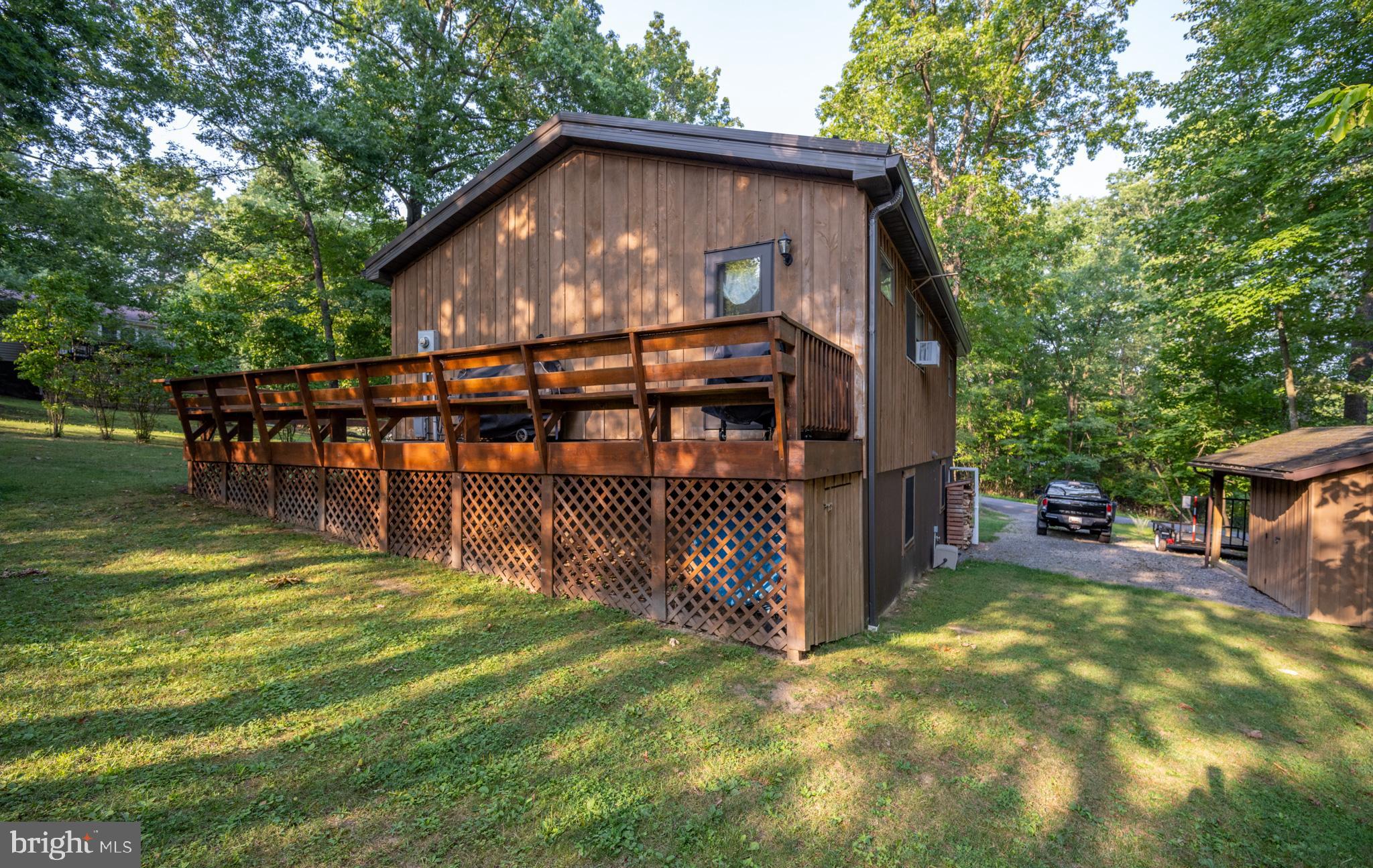 MOUNTAIN LAKE PARK - Residential