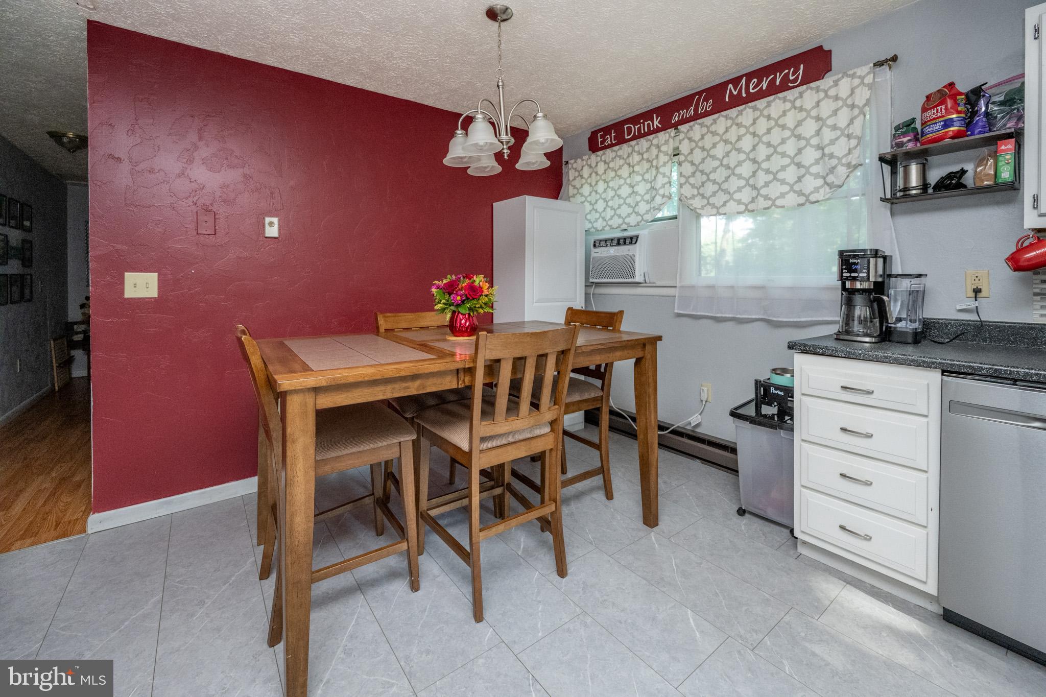 MOUNTAIN LAKE PARK - Residential