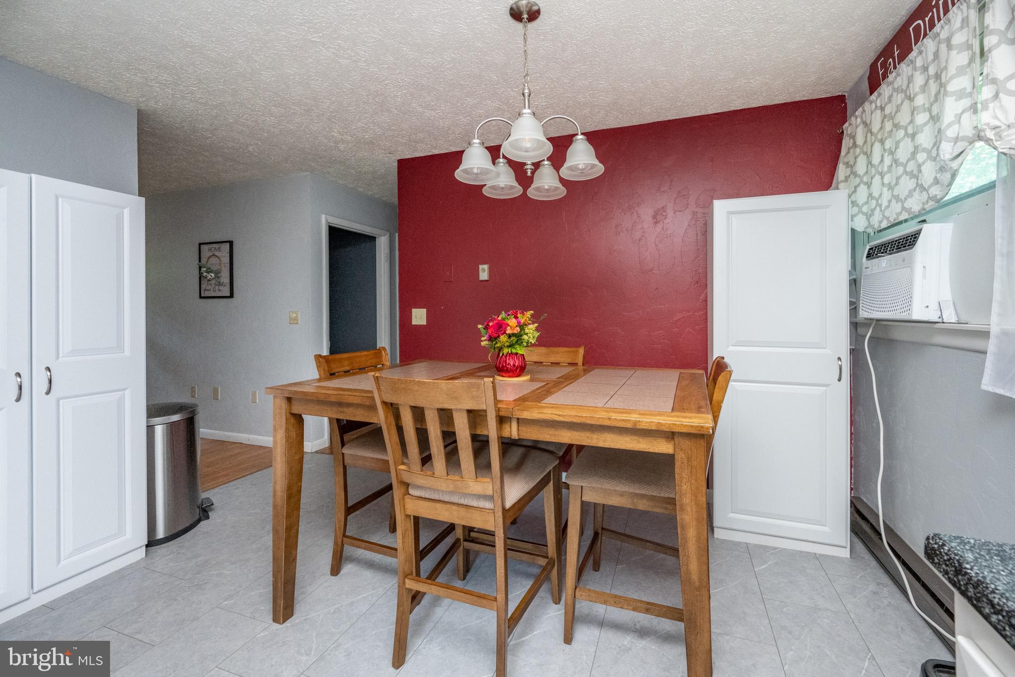 MOUNTAIN LAKE PARK - Residential