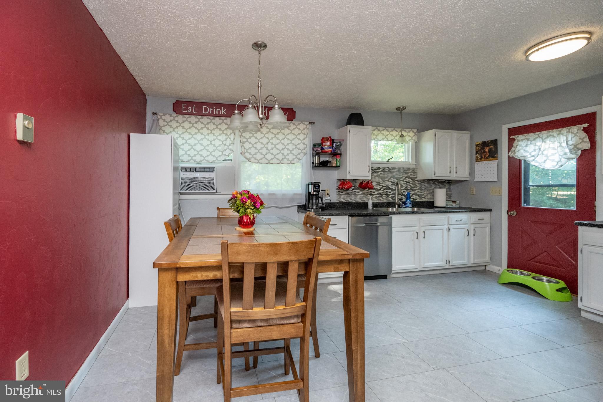 MOUNTAIN LAKE PARK - Residential