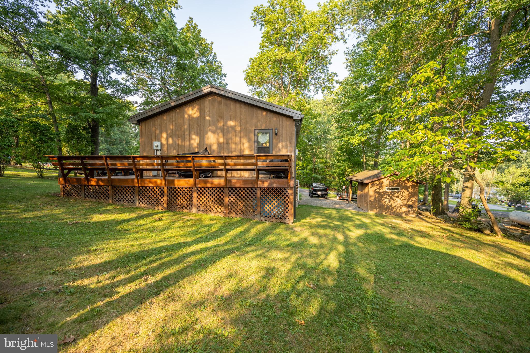 MOUNTAIN LAKE PARK - Residential