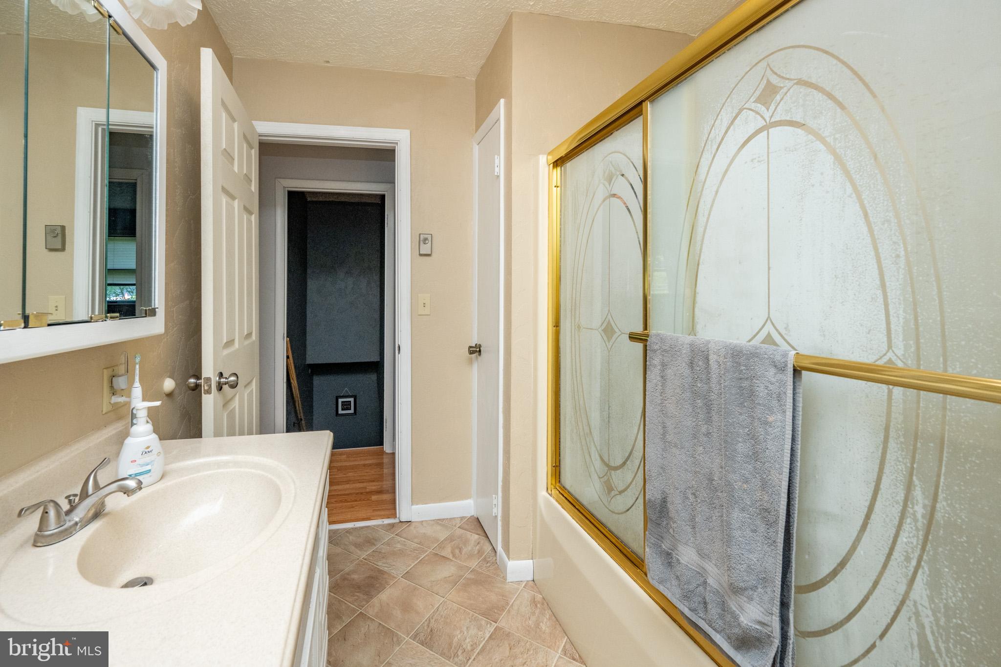 MOUNTAIN LAKE PARK - Residential