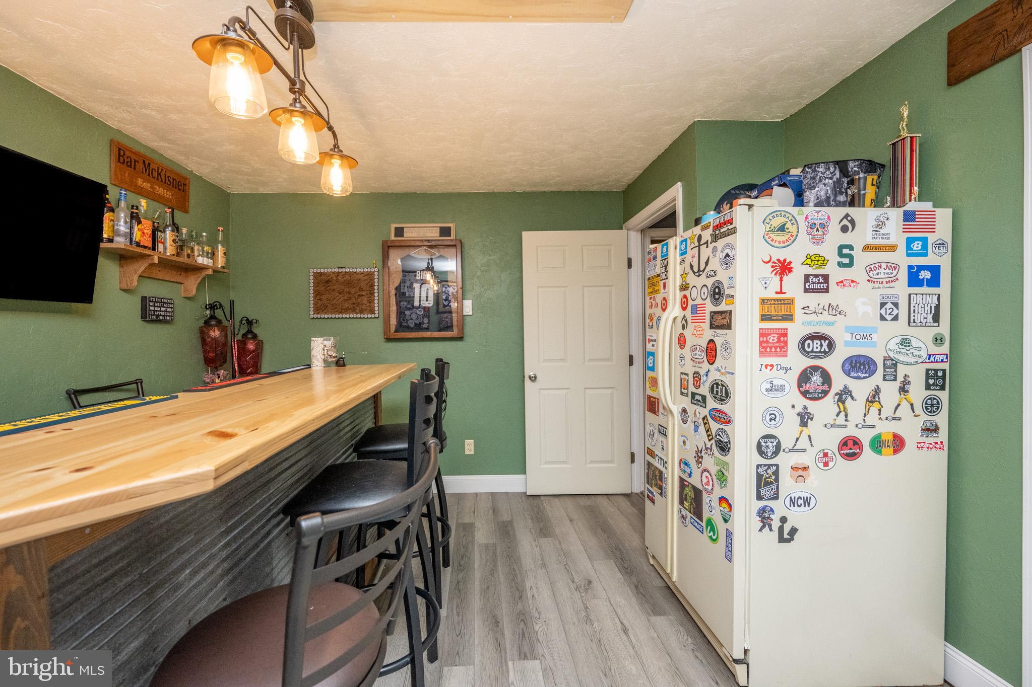 MOUNTAIN LAKE PARK - Residential