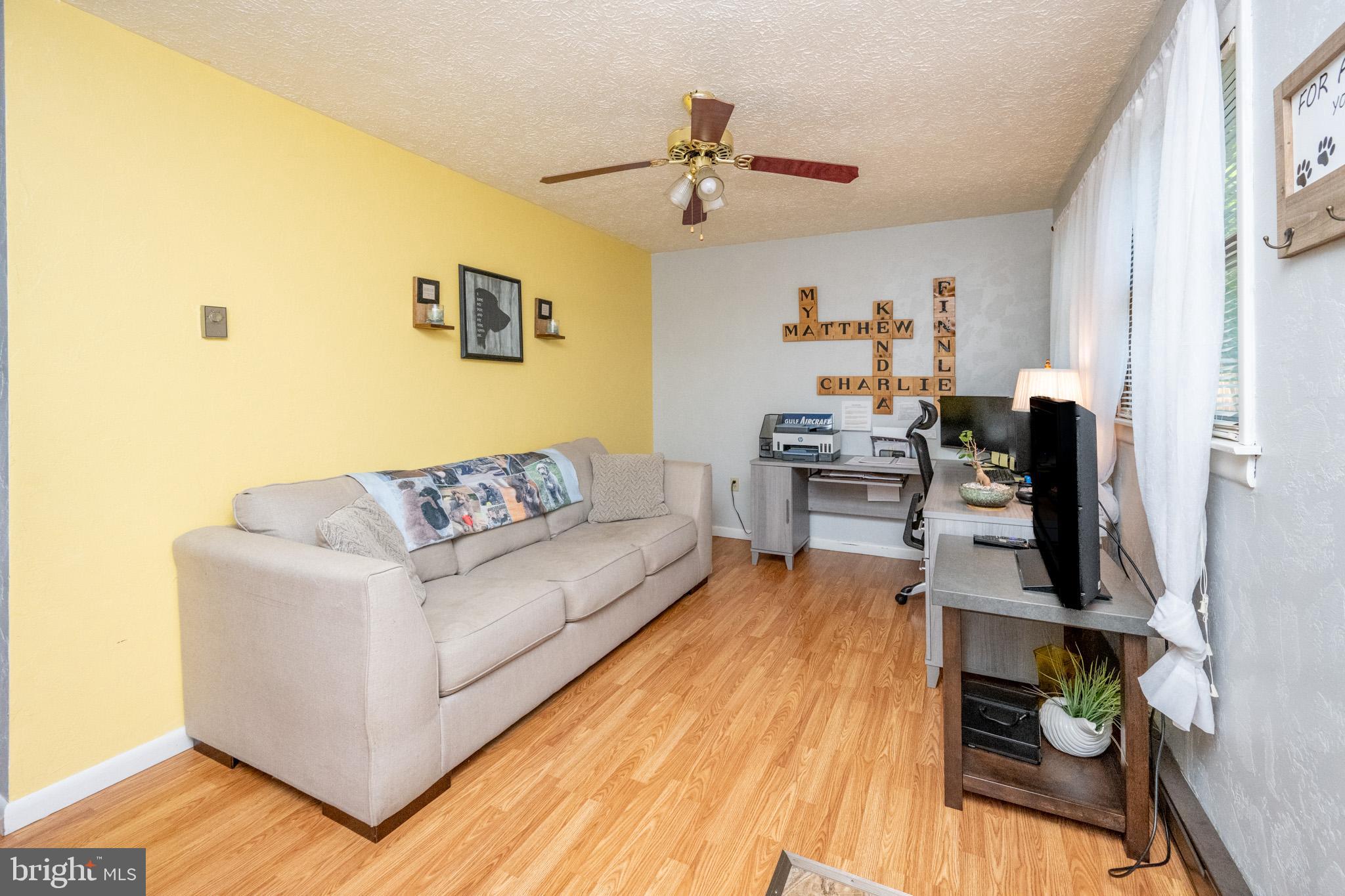 MOUNTAIN LAKE PARK - Residential