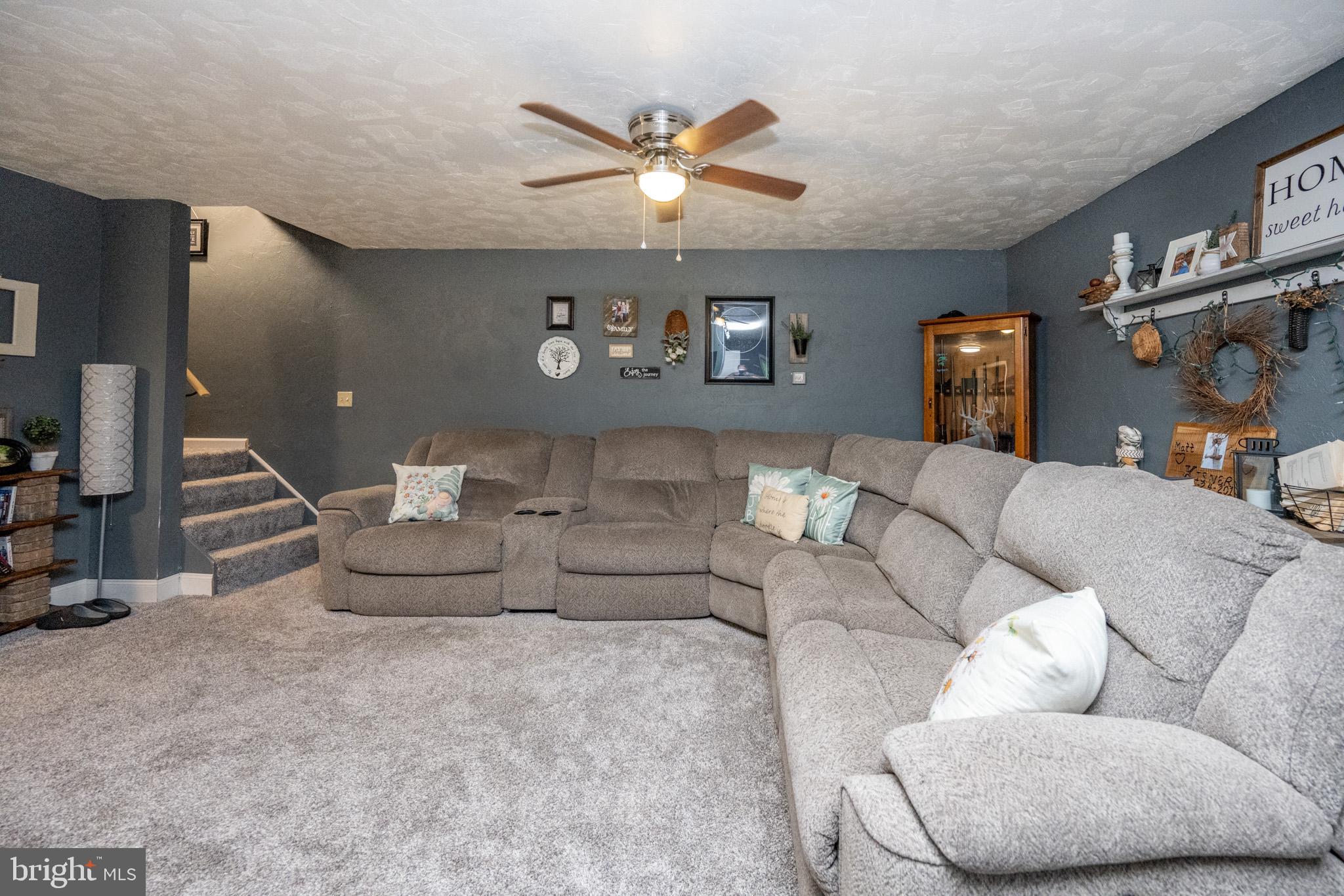 MOUNTAIN LAKE PARK - Residential