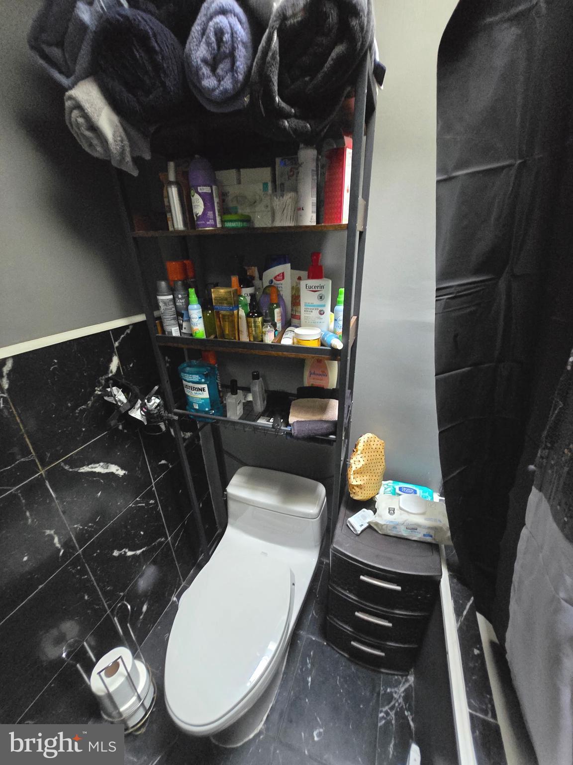 WEST OAK LANE - Residential Lease