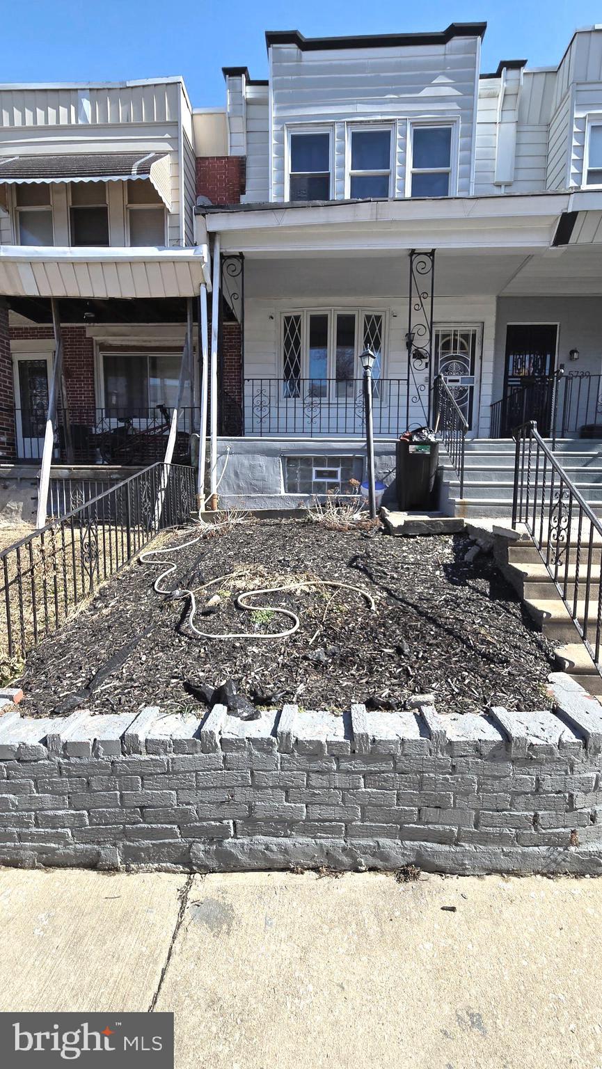 WEST OAK LANE - Residential Lease