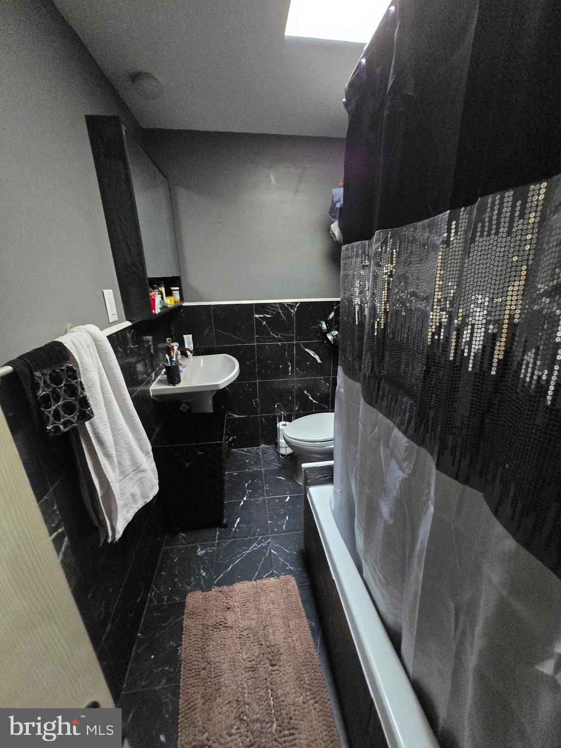 WEST OAK LANE - Residential Lease