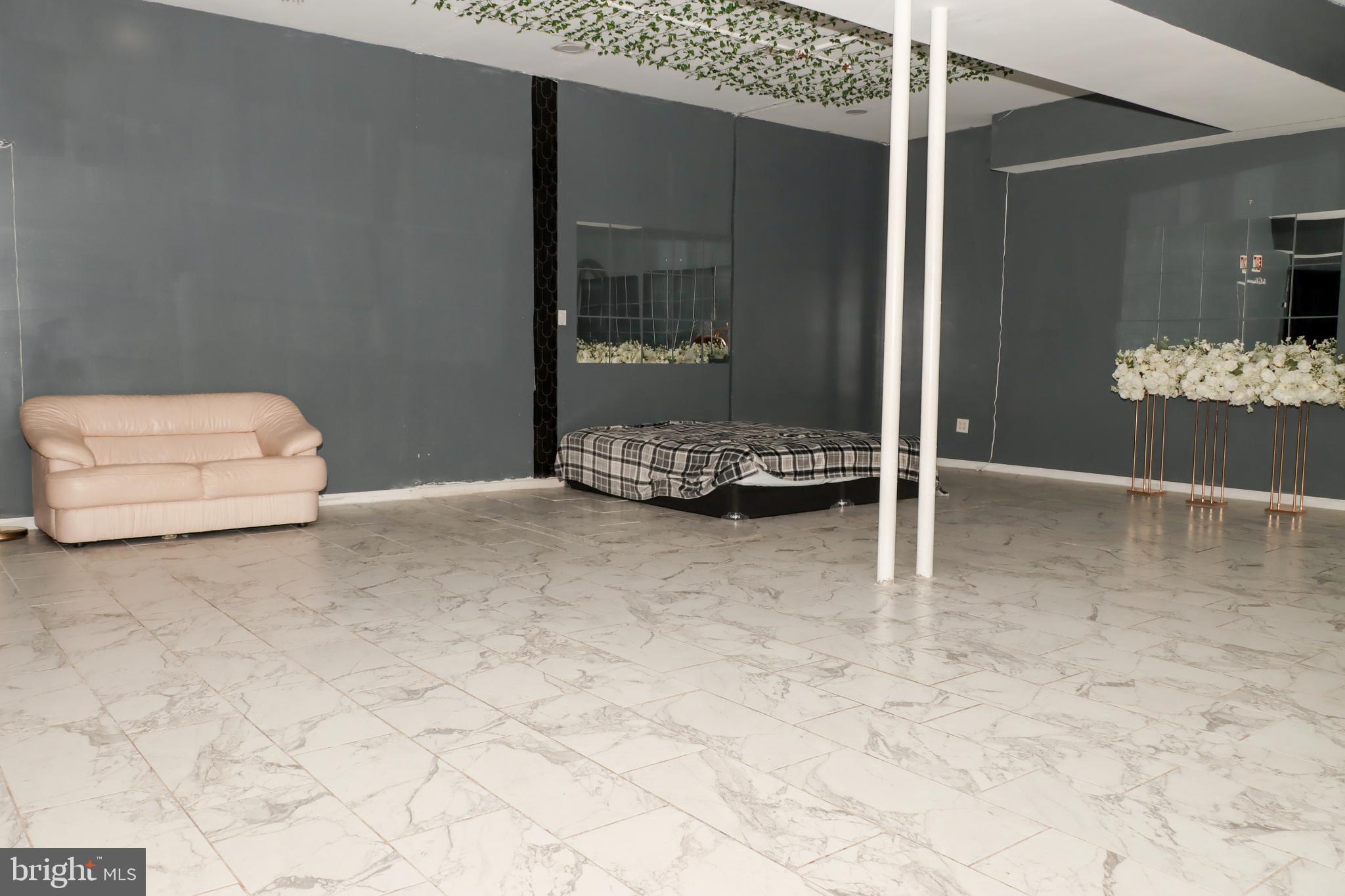 GOODMAN HEIGHTS - Residential