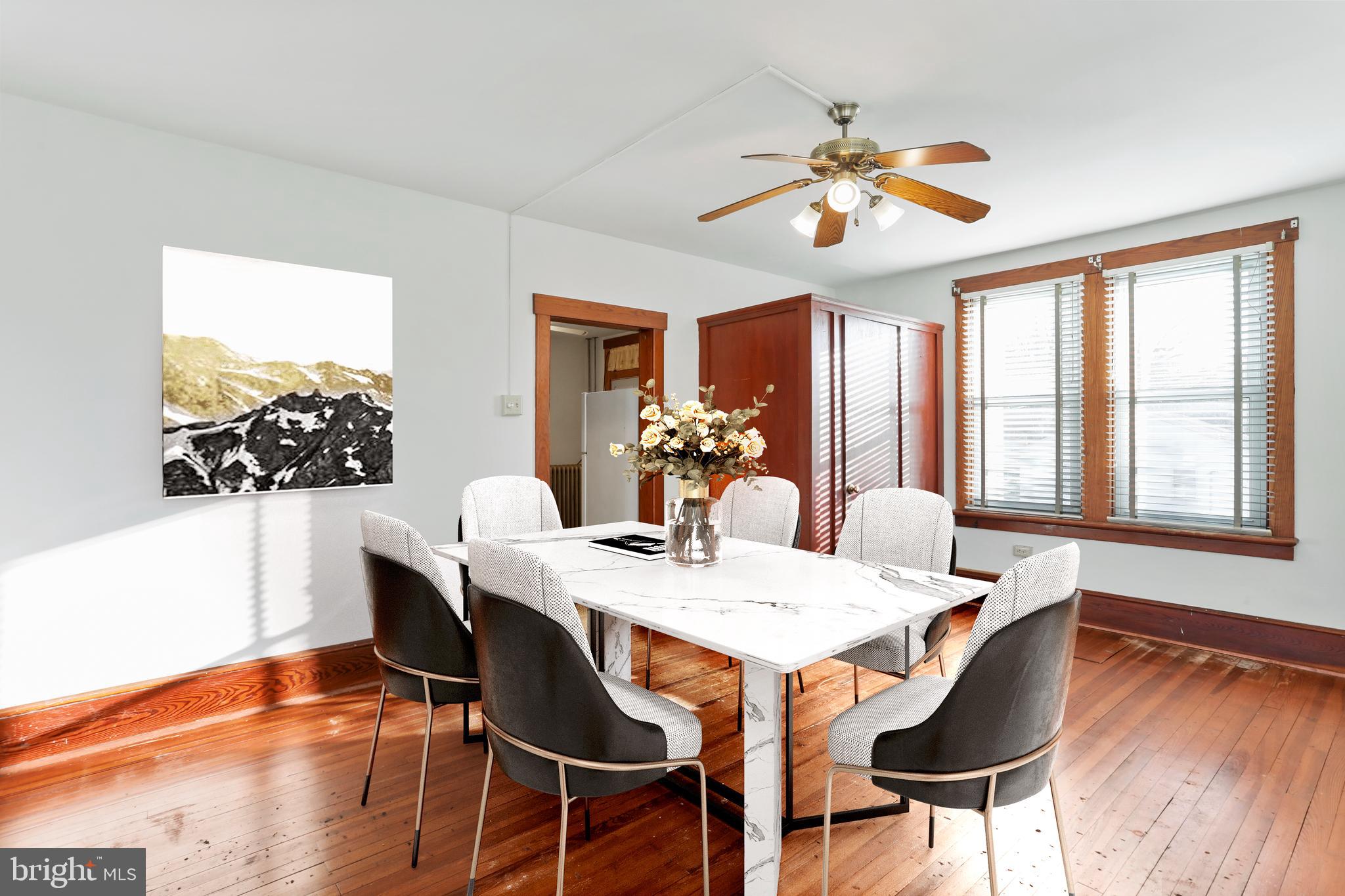 MAUGANSVILLE - Residential