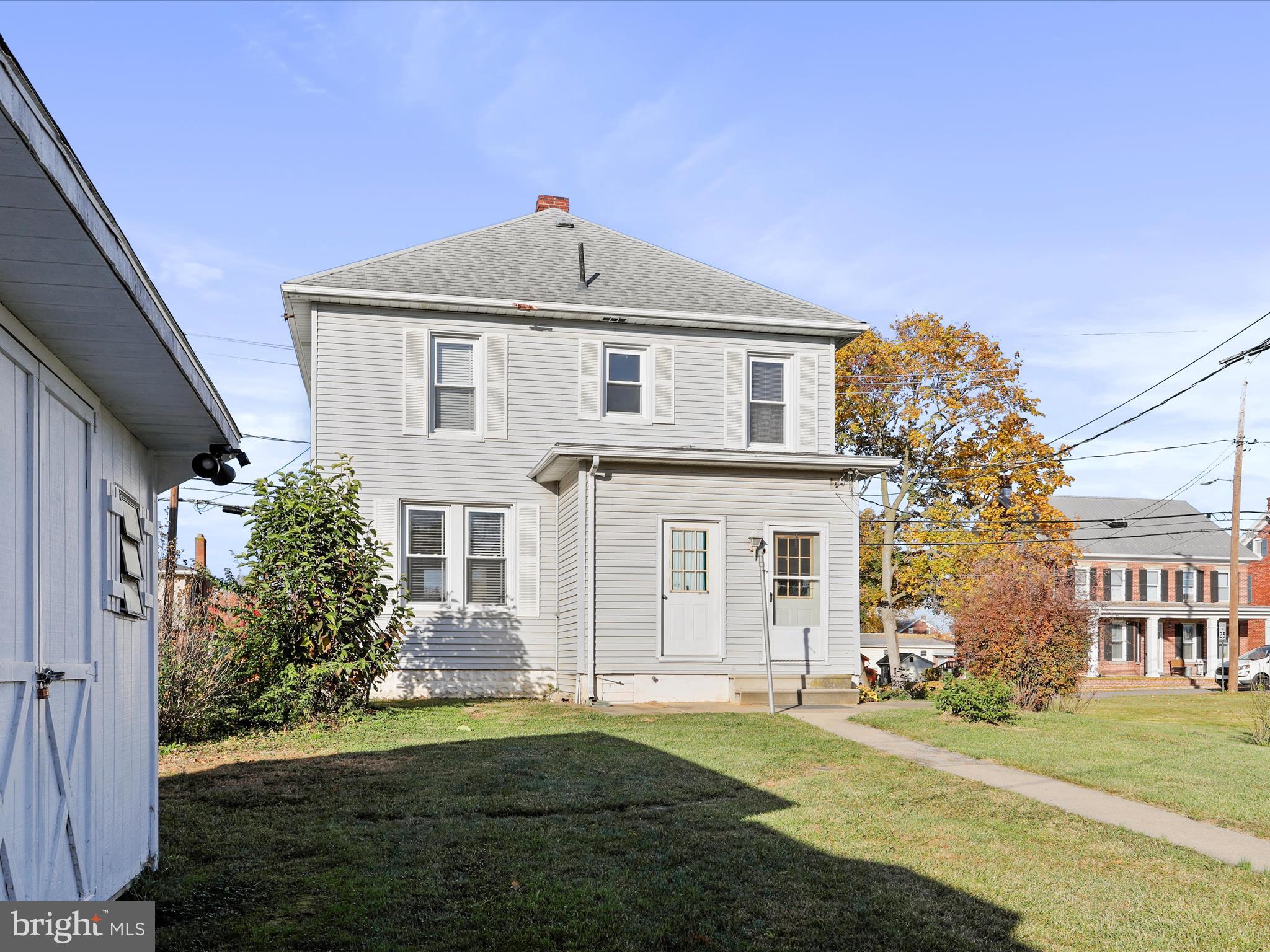 MAUGANSVILLE - Residential