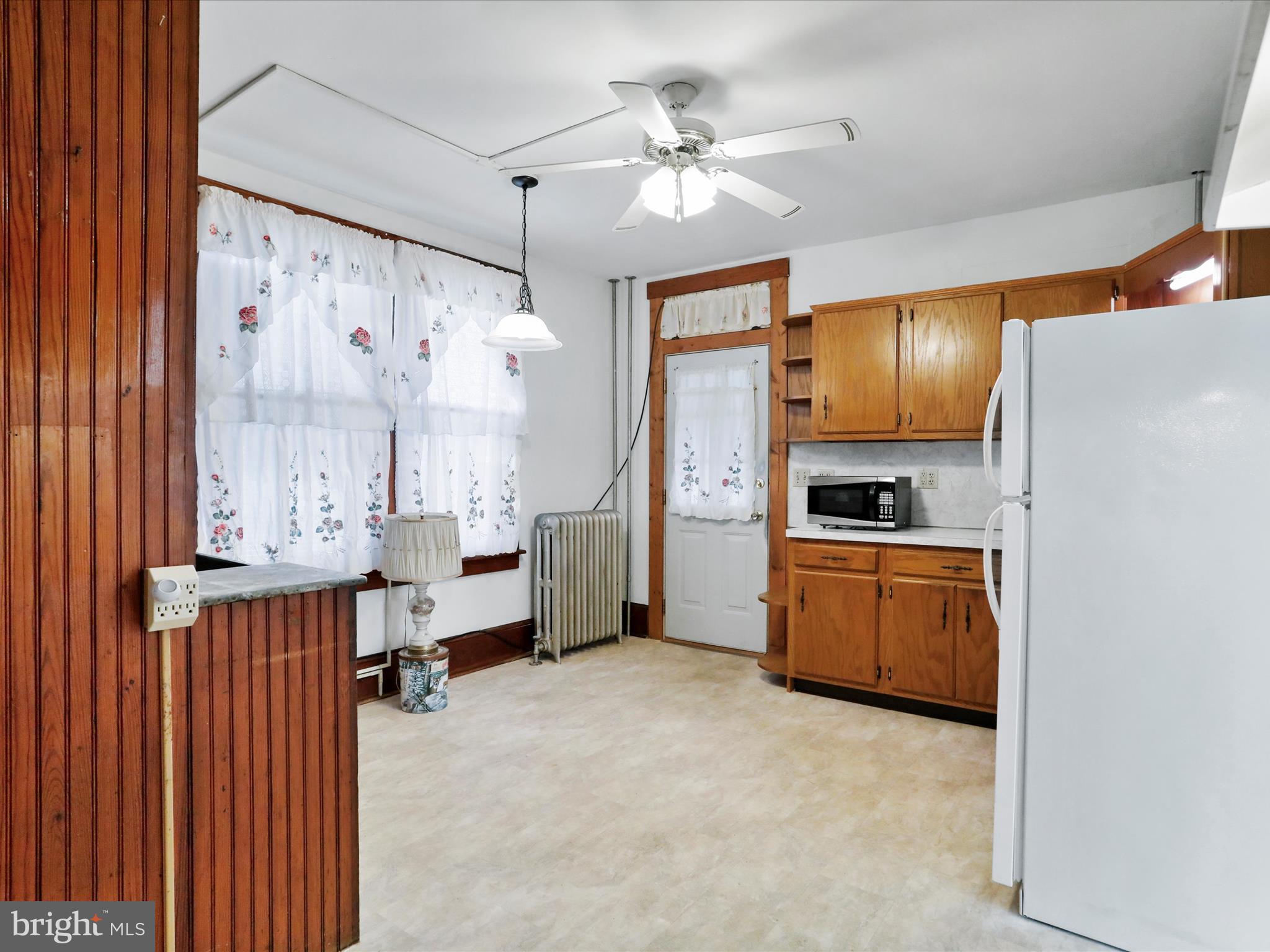 MAUGANSVILLE - Residential