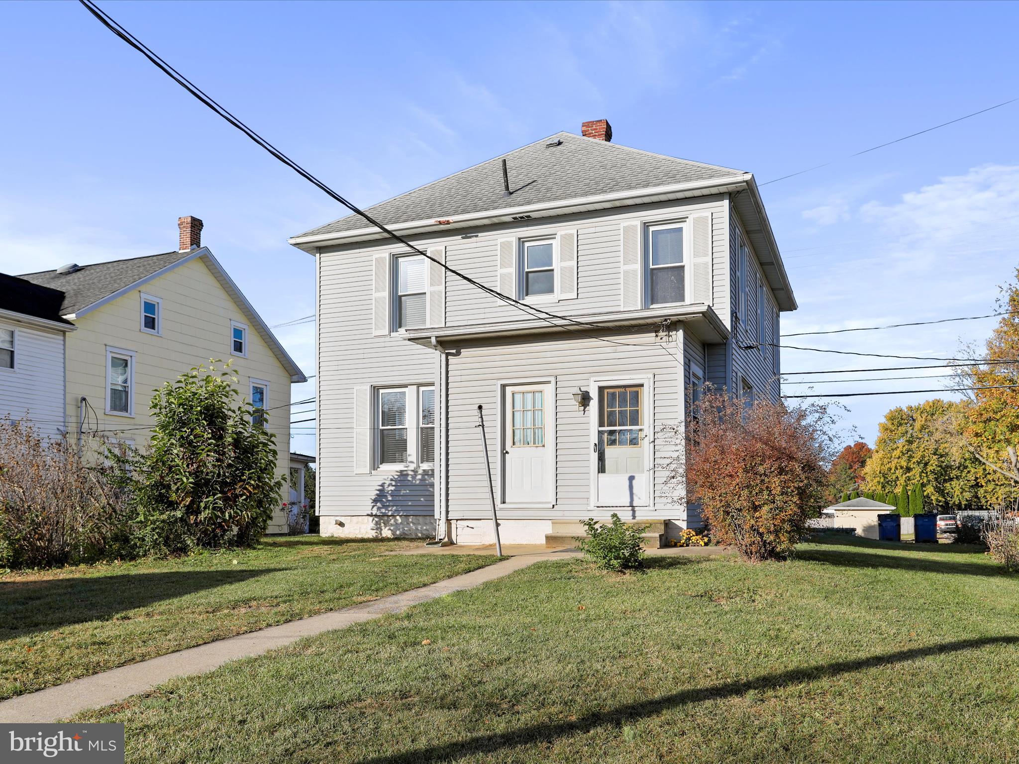 MAUGANSVILLE - Residential