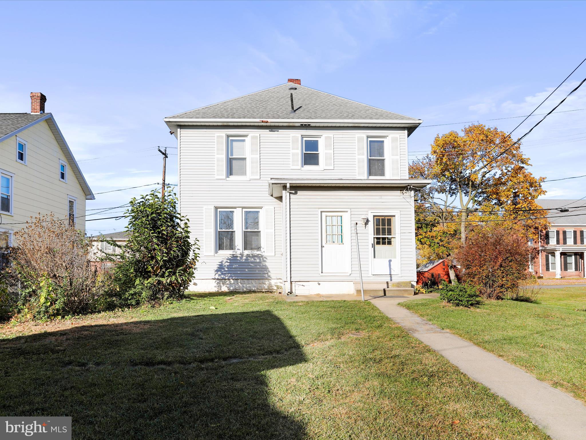 MAUGANSVILLE - Residential