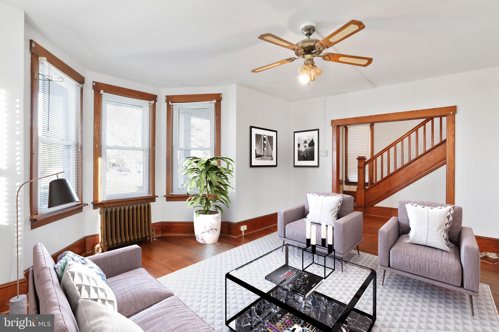 MAUGANSVILLE - Residential