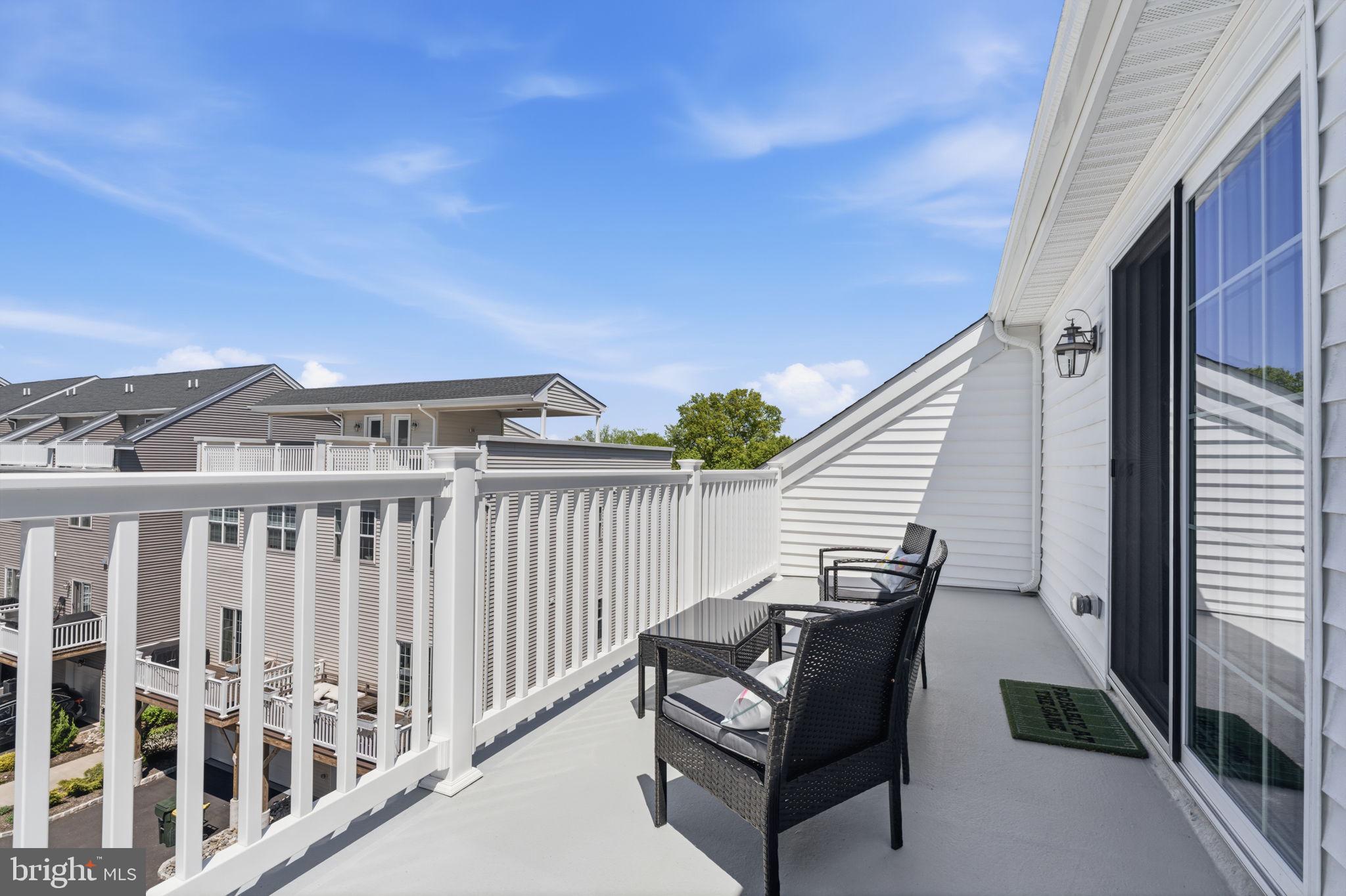 WATERSIDE - Residential