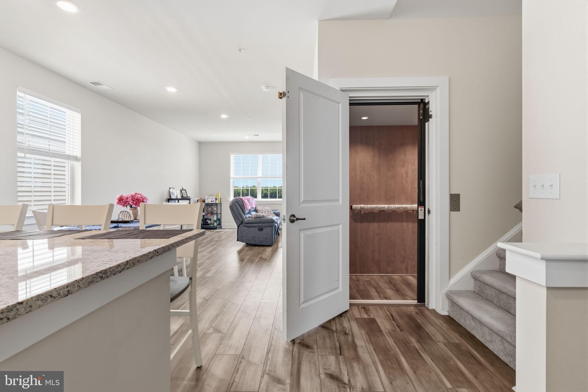 WATERSIDE - Residential