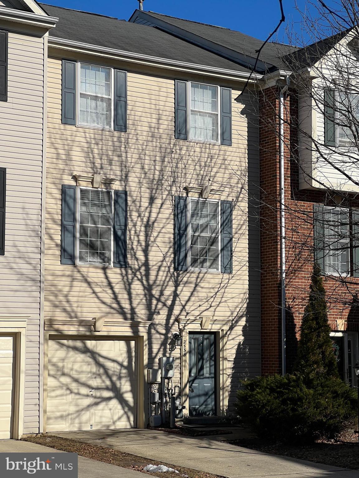 CROFTON FARMS - Residential Lease