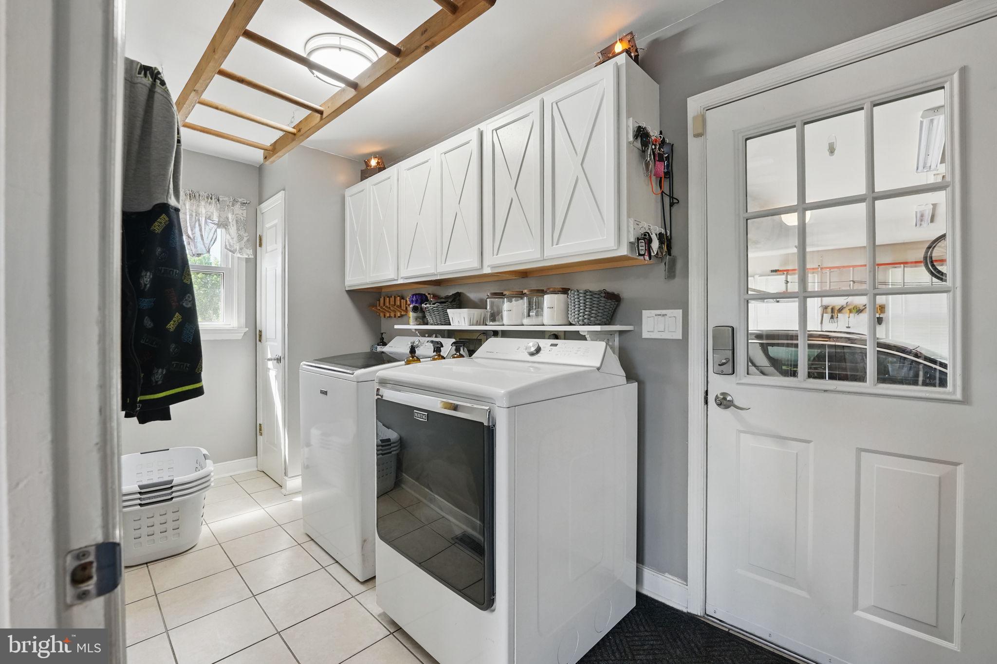 PIEDMONT SQUARE - Residential