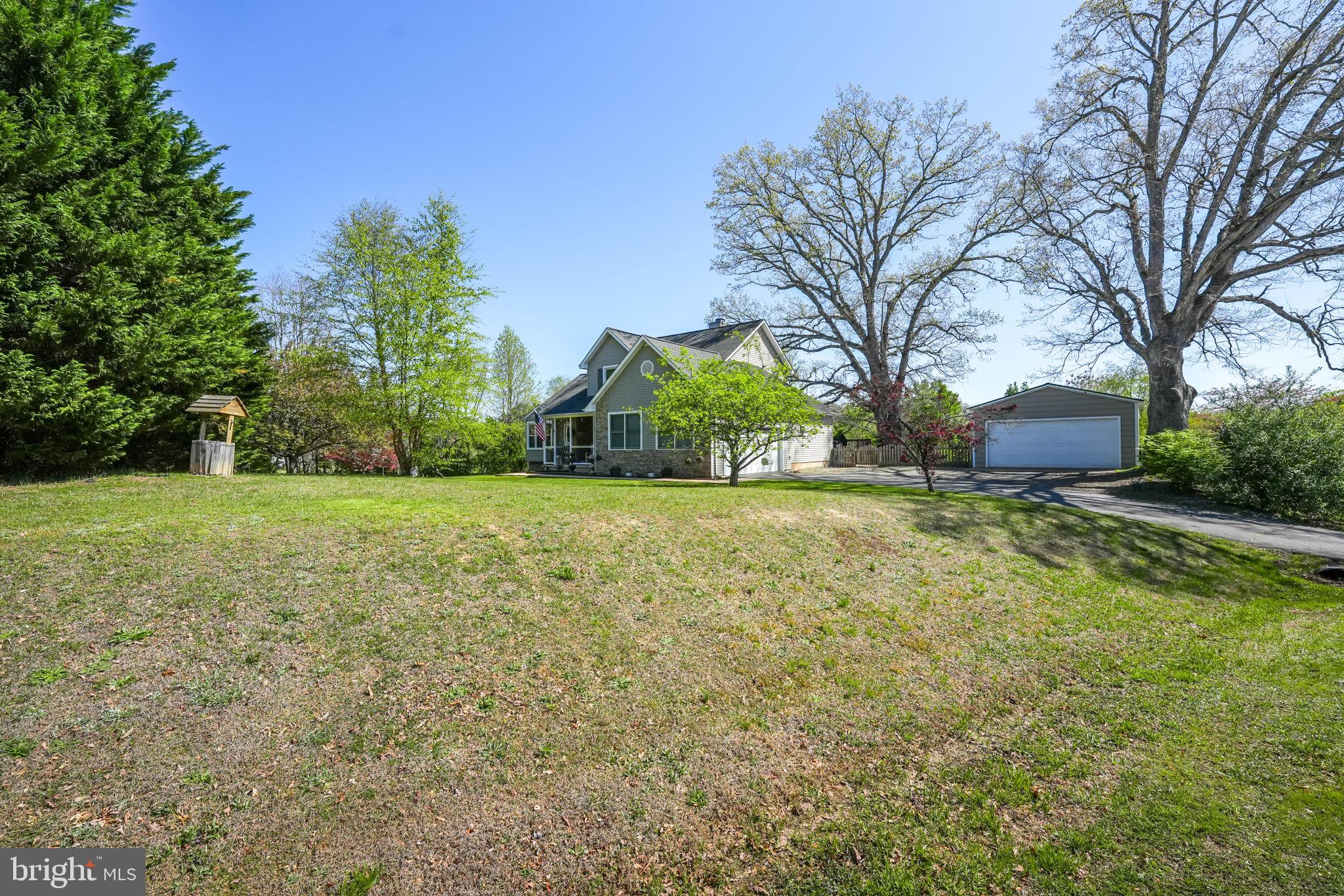 PIEDMONT SQUARE - Residential