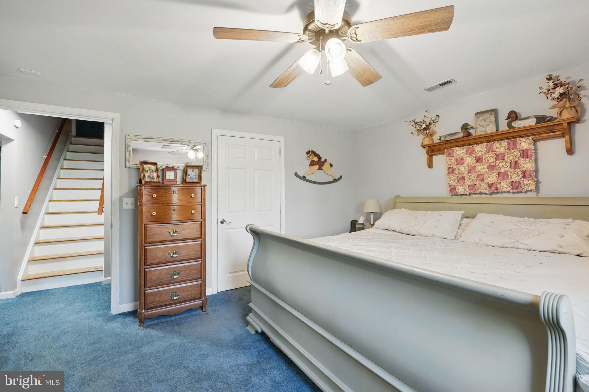 PIEDMONT SQUARE - Residential