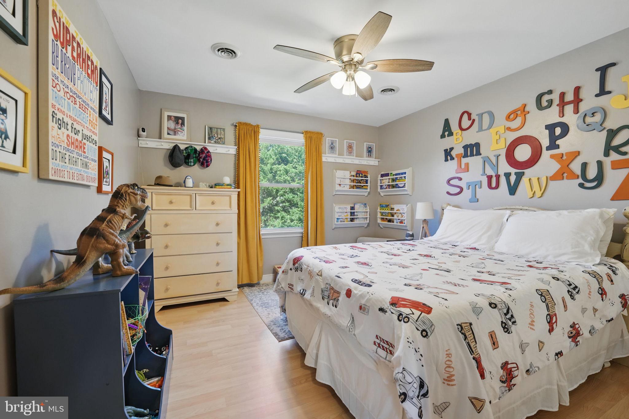 PIEDMONT SQUARE - Residential